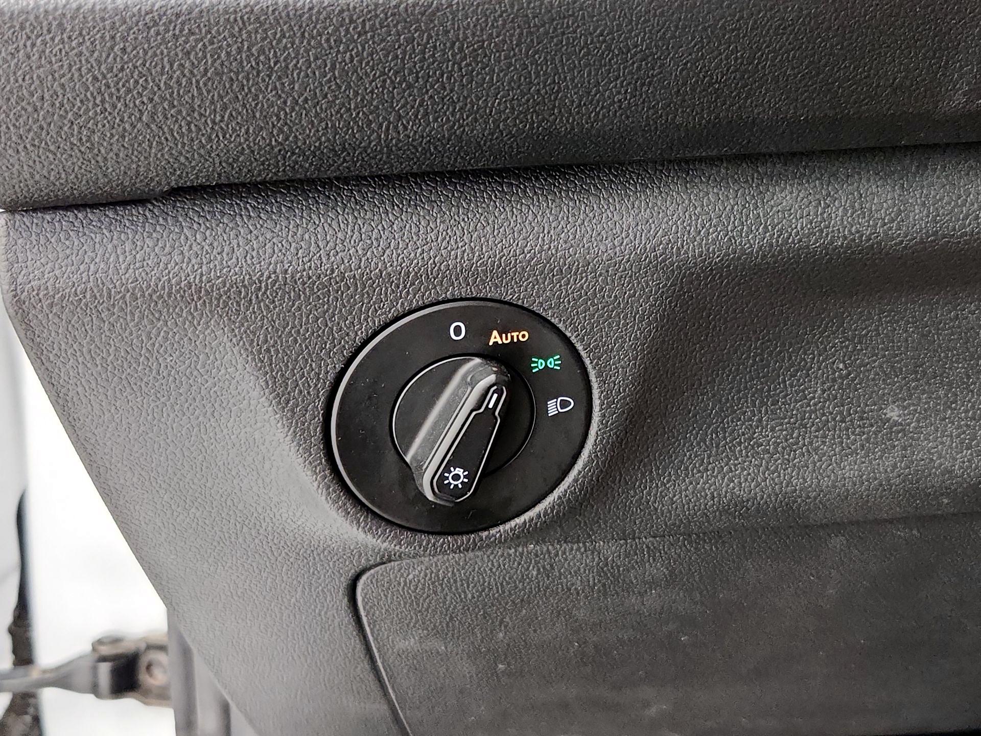 Thumbnail: 2019 Volkswagen Jetta - 13