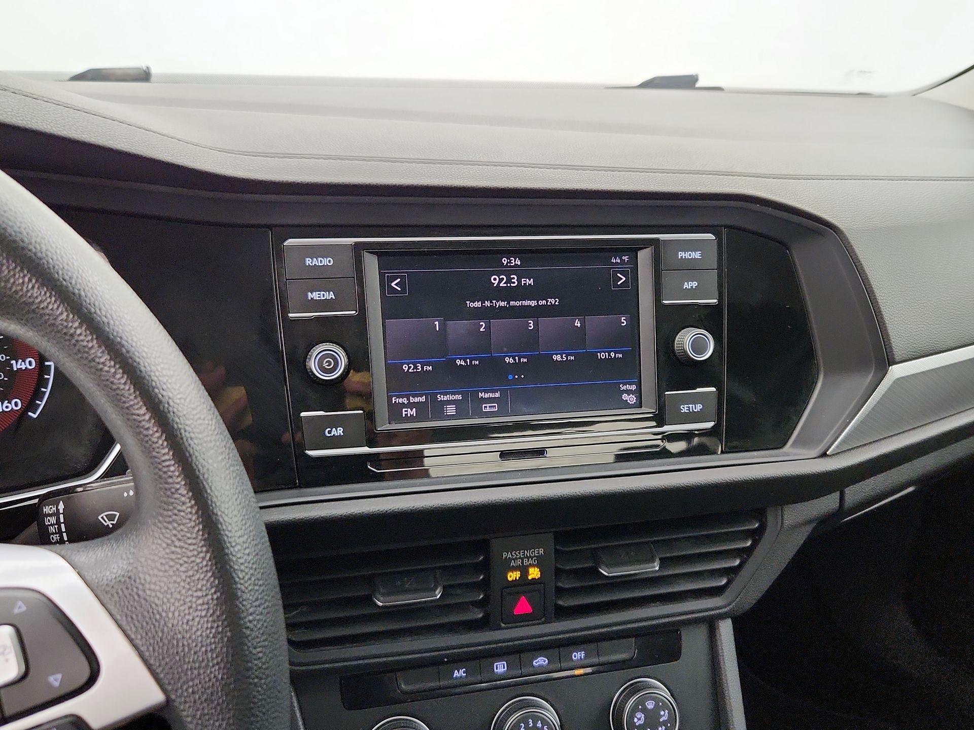 Thumbnail: 2019 Volkswagen Jetta - 15