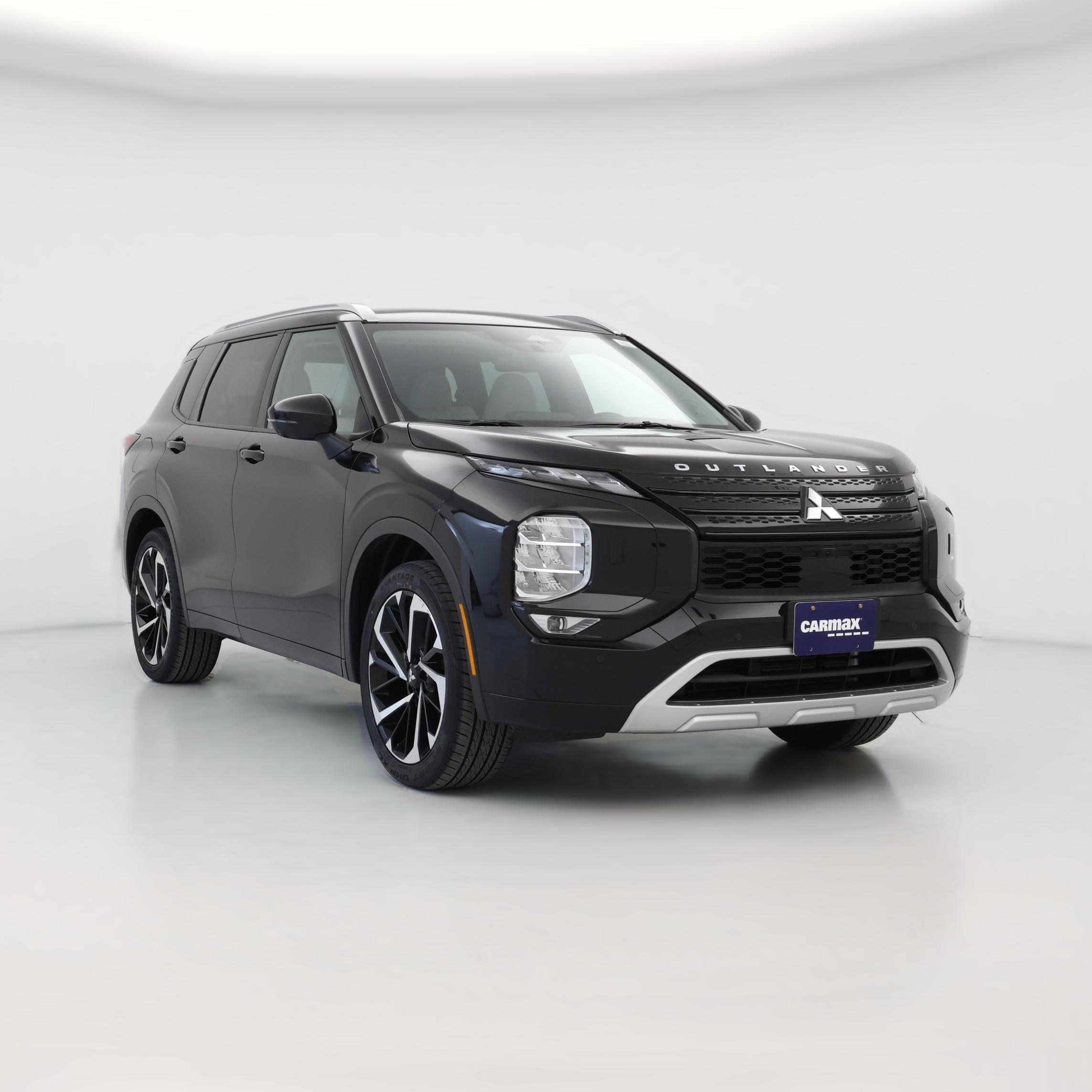 Thumbnail: 2023 Mitsubishi Outlander - 1