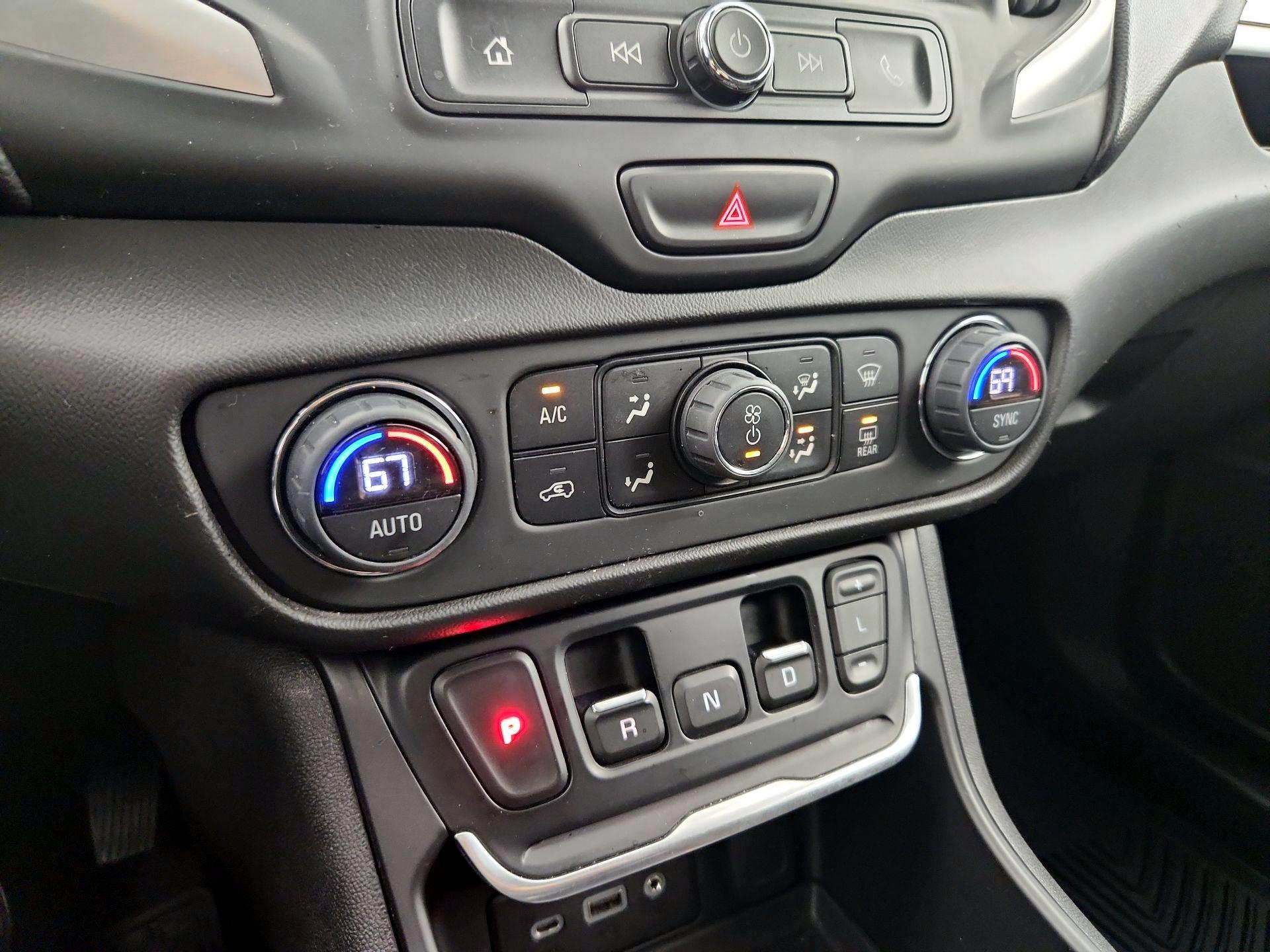 Thumbnail: 2020 GMC Terrain - 16