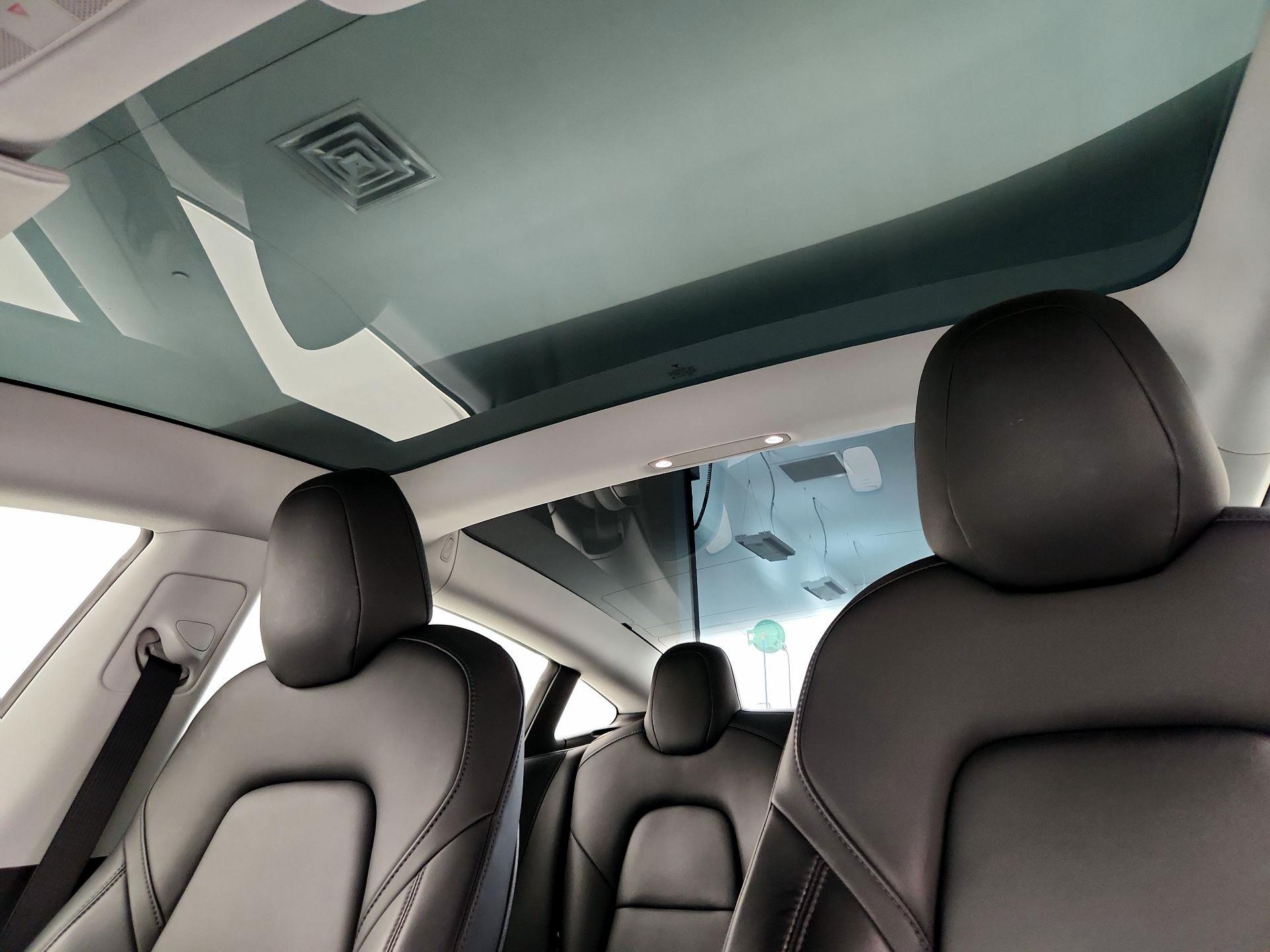 Thumbnail: 2020 Tesla Model 3 - 19