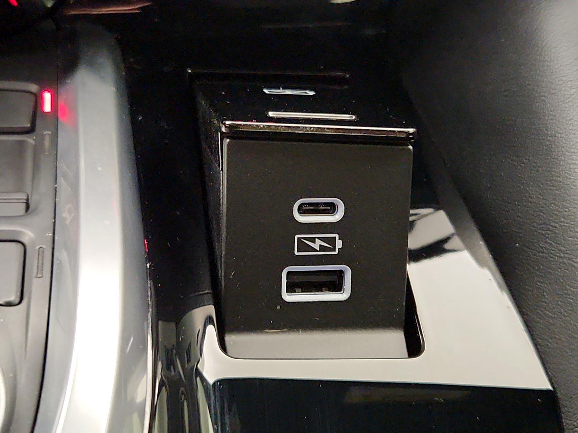 Thumbnail: 2022 Acura MDX - 19