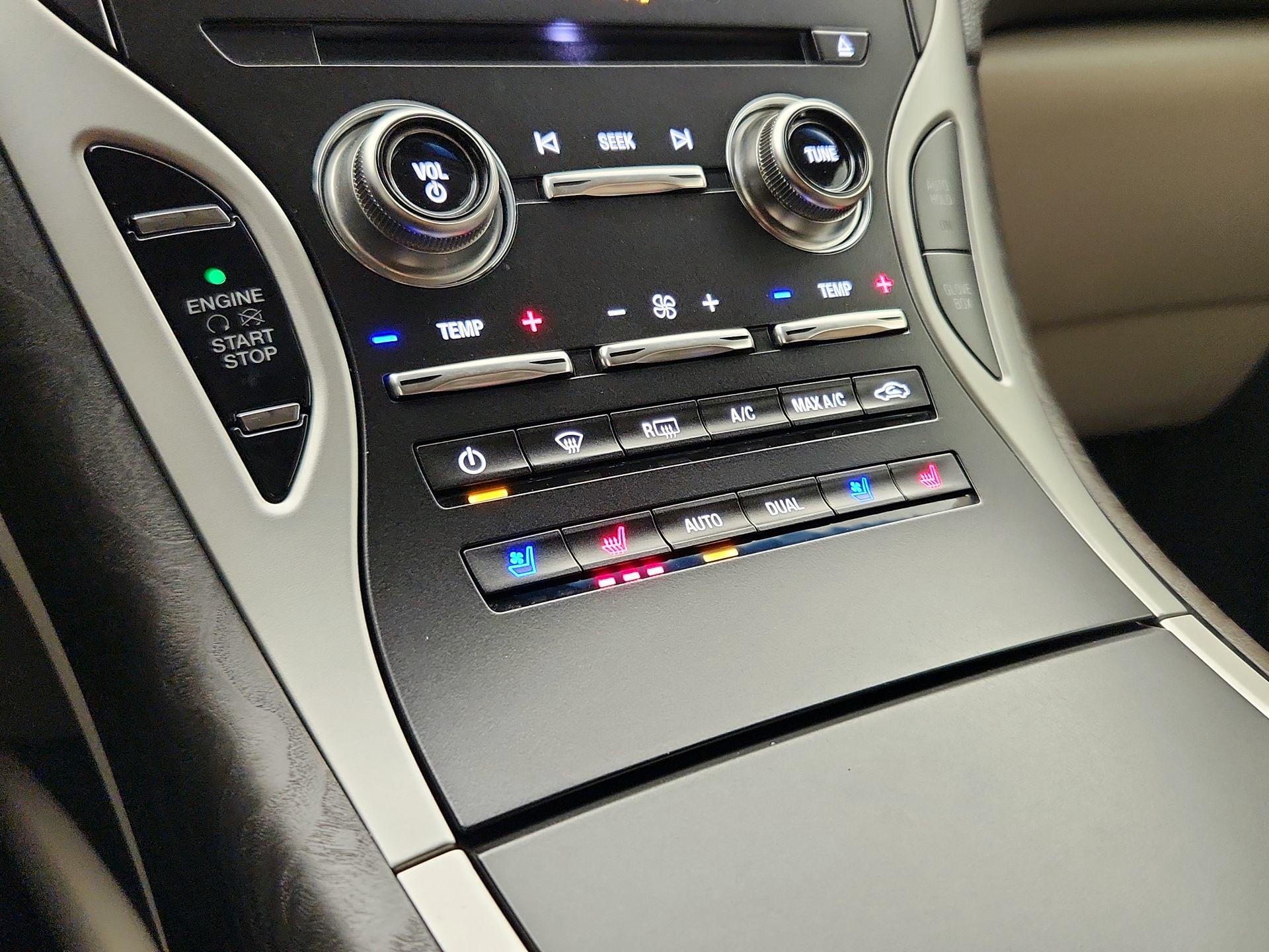 Thumbnail: 2019 Lincoln Nautilus - 17