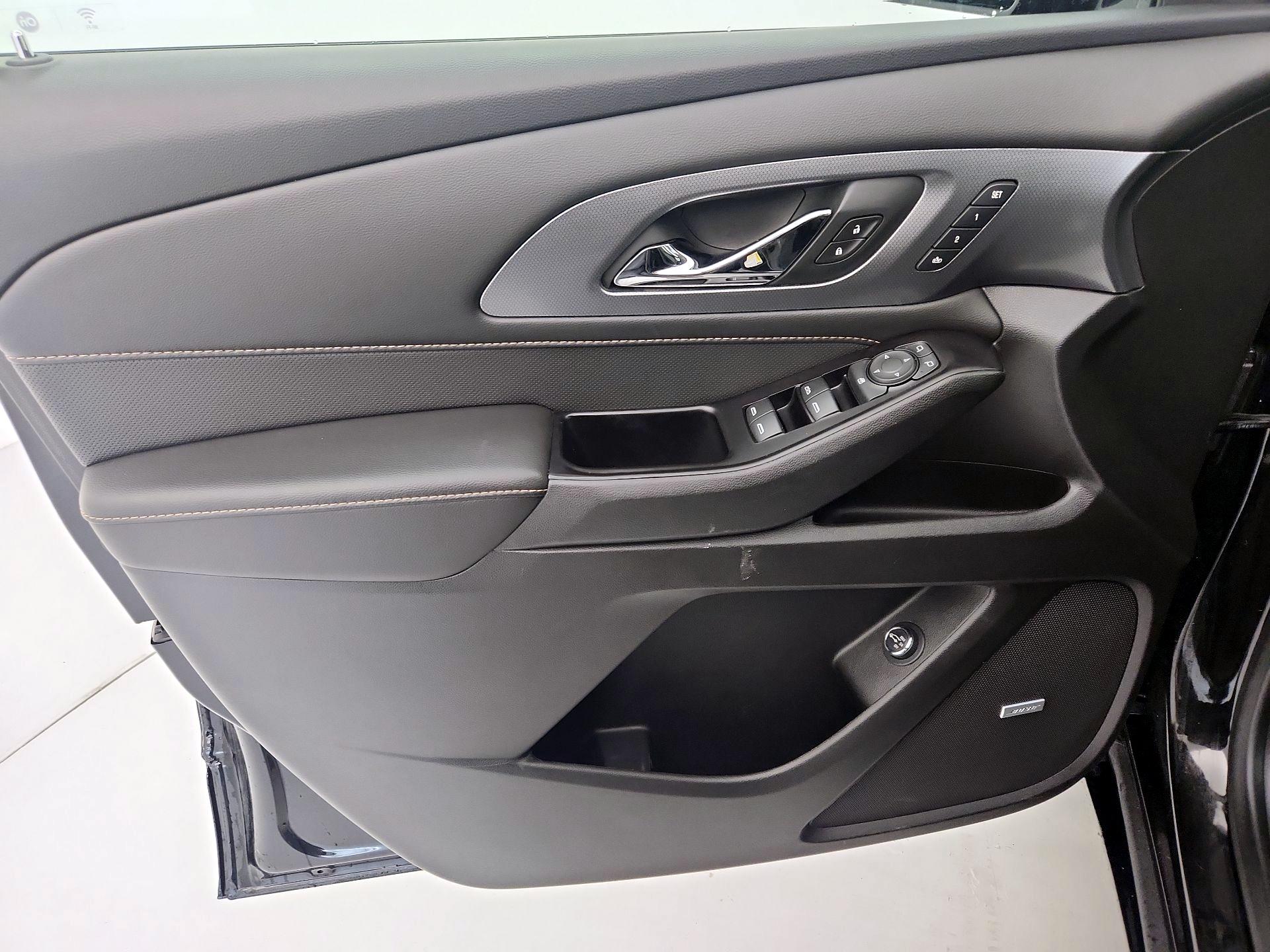 Thumbnail: 2020 Chevrolet Traverse - 12