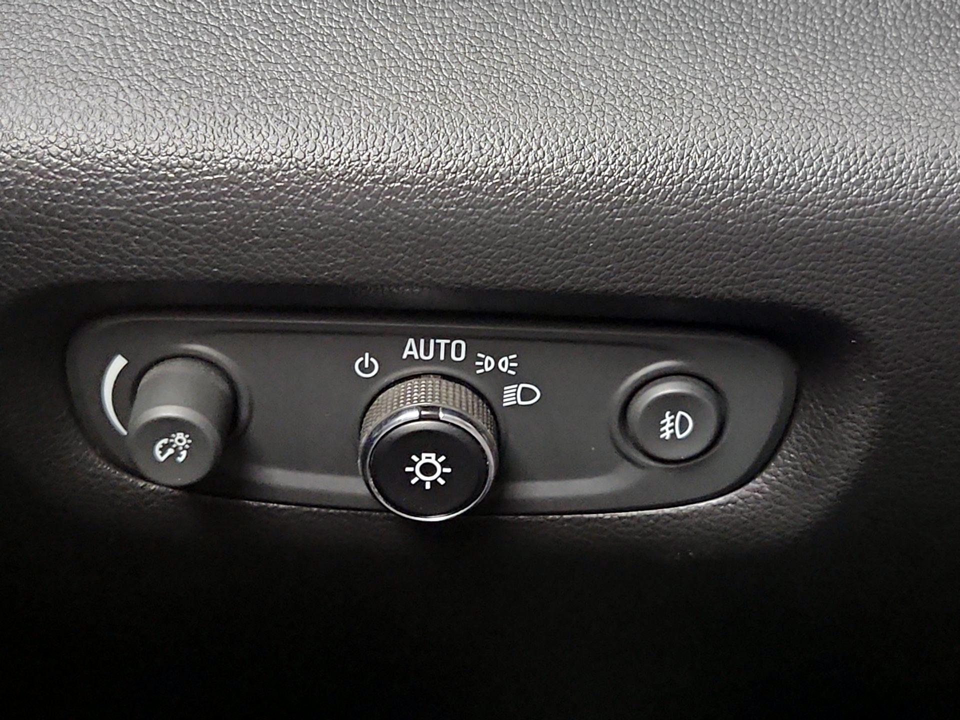 Thumbnail: 2020 Chevrolet Traverse - 13