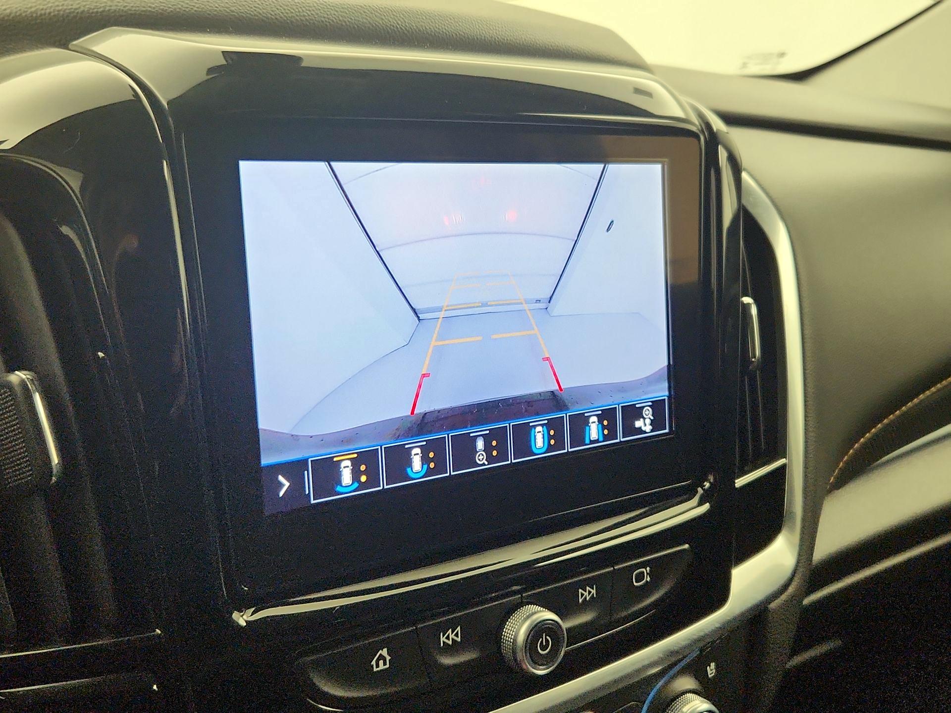 Thumbnail: 2020 Chevrolet Traverse - 15