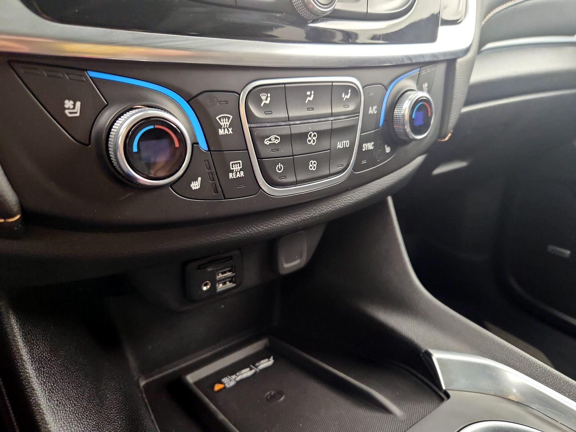 Thumbnail: 2020 Chevrolet Traverse - 17