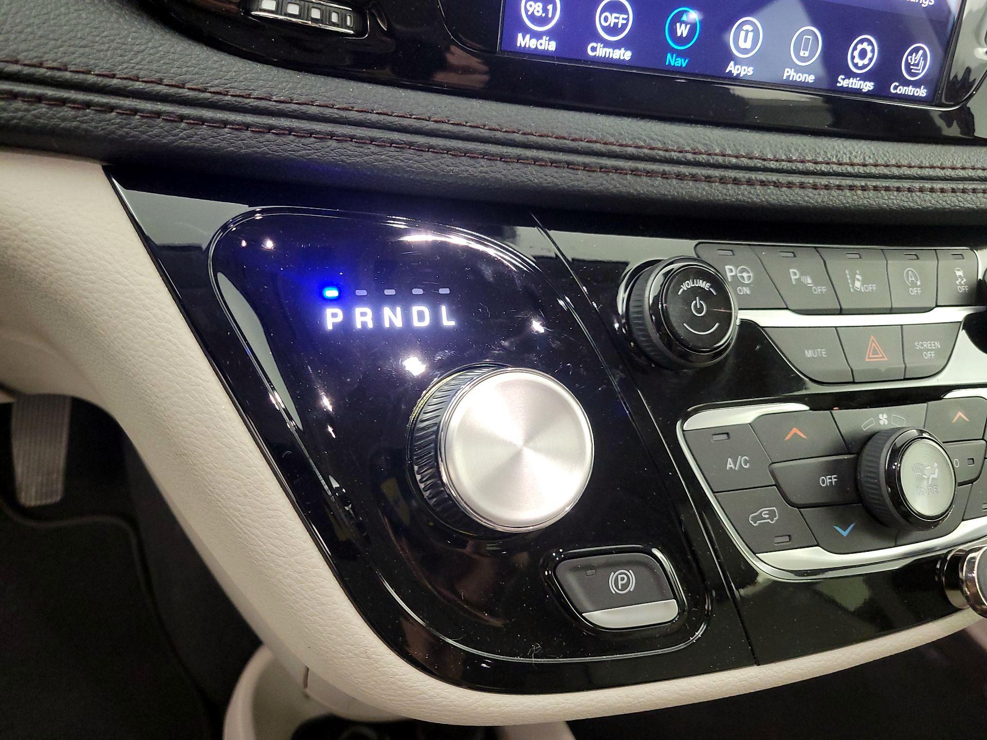 Thumbnail: 2020 Chrysler Pacifica - 18