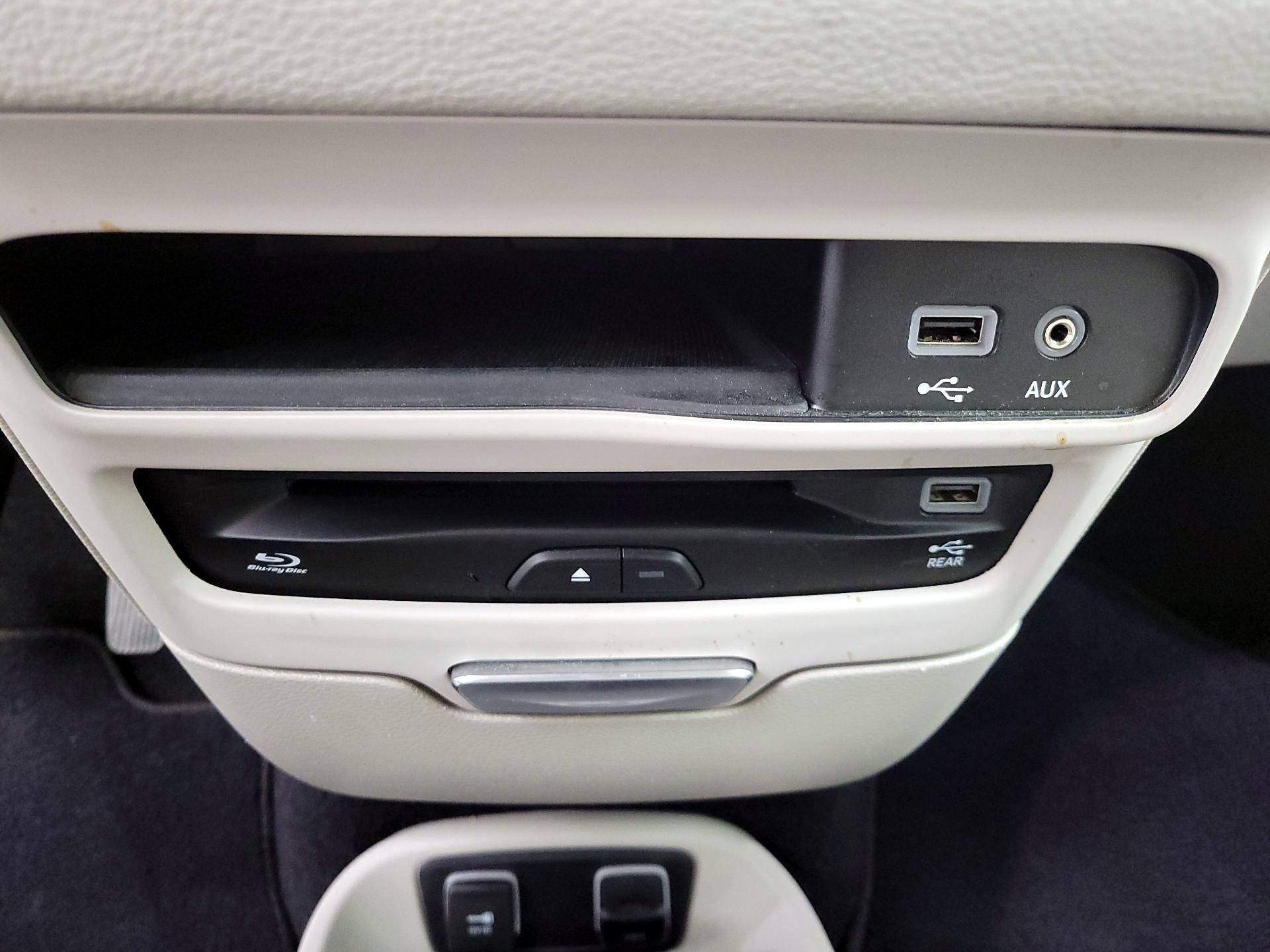 Thumbnail: 2020 Chrysler Pacifica - 19