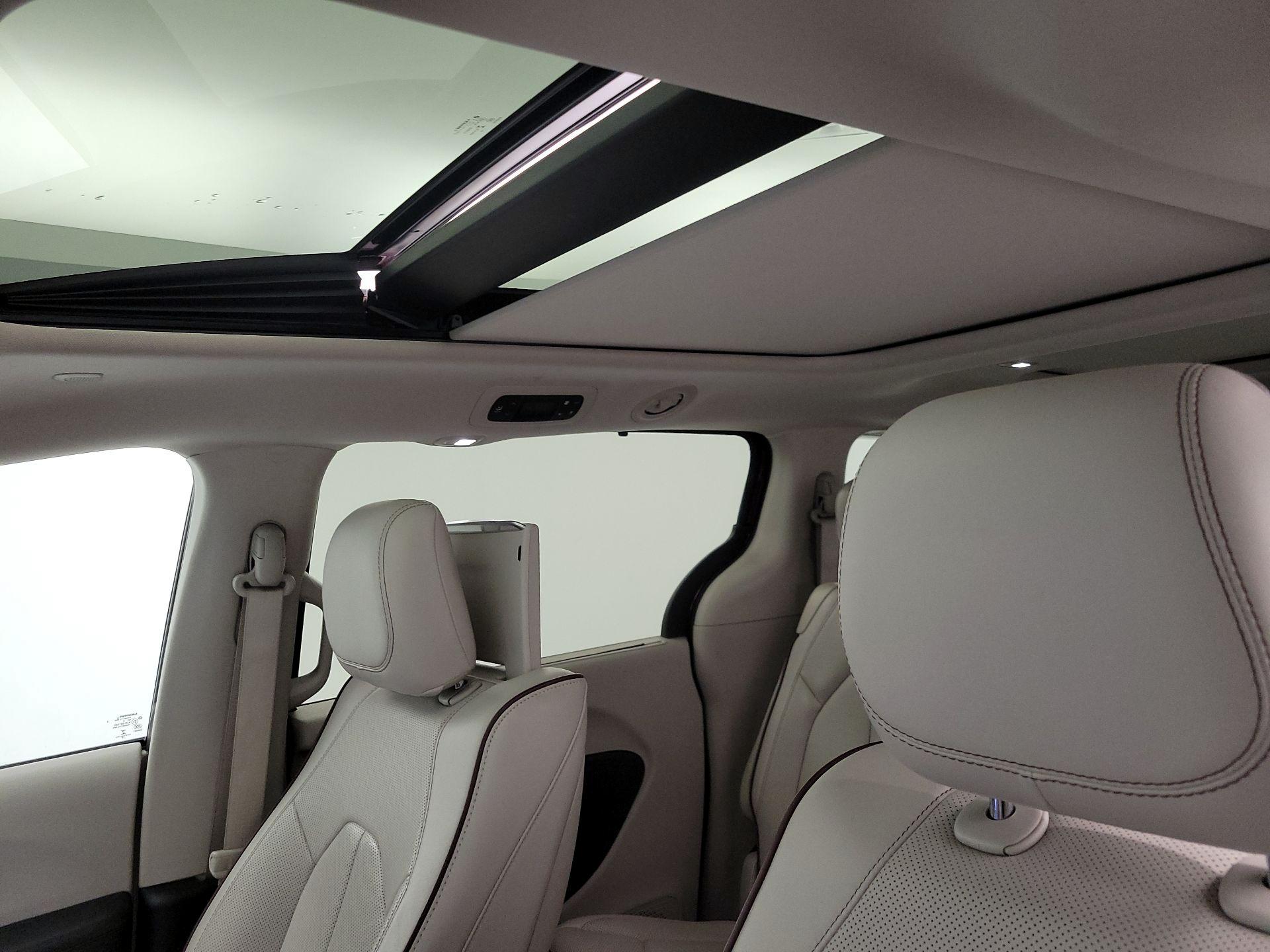 Thumbnail: 2020 Chrysler Pacifica - 20