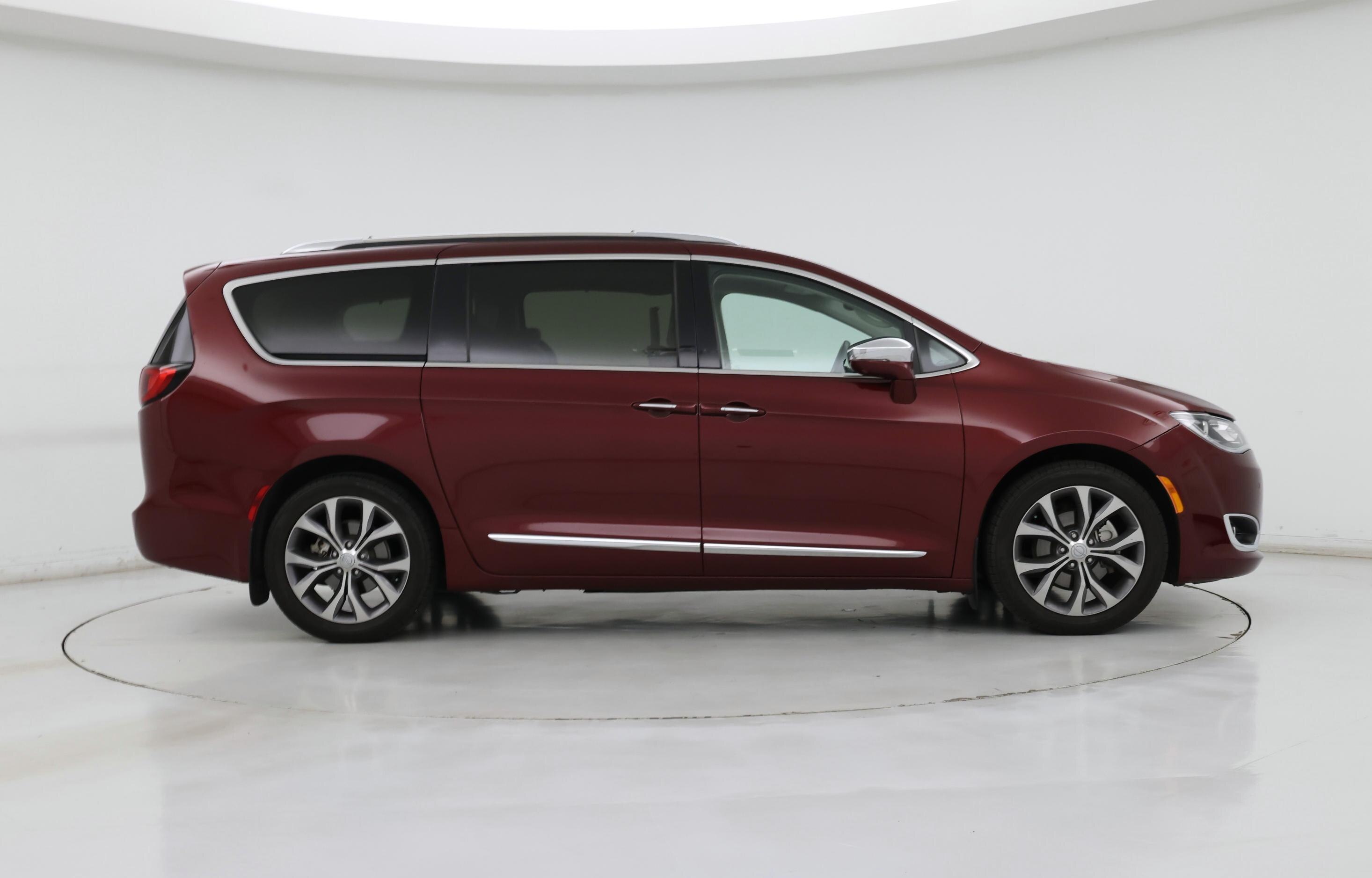 Thumbnail: 2020 Chrysler Pacifica - 7