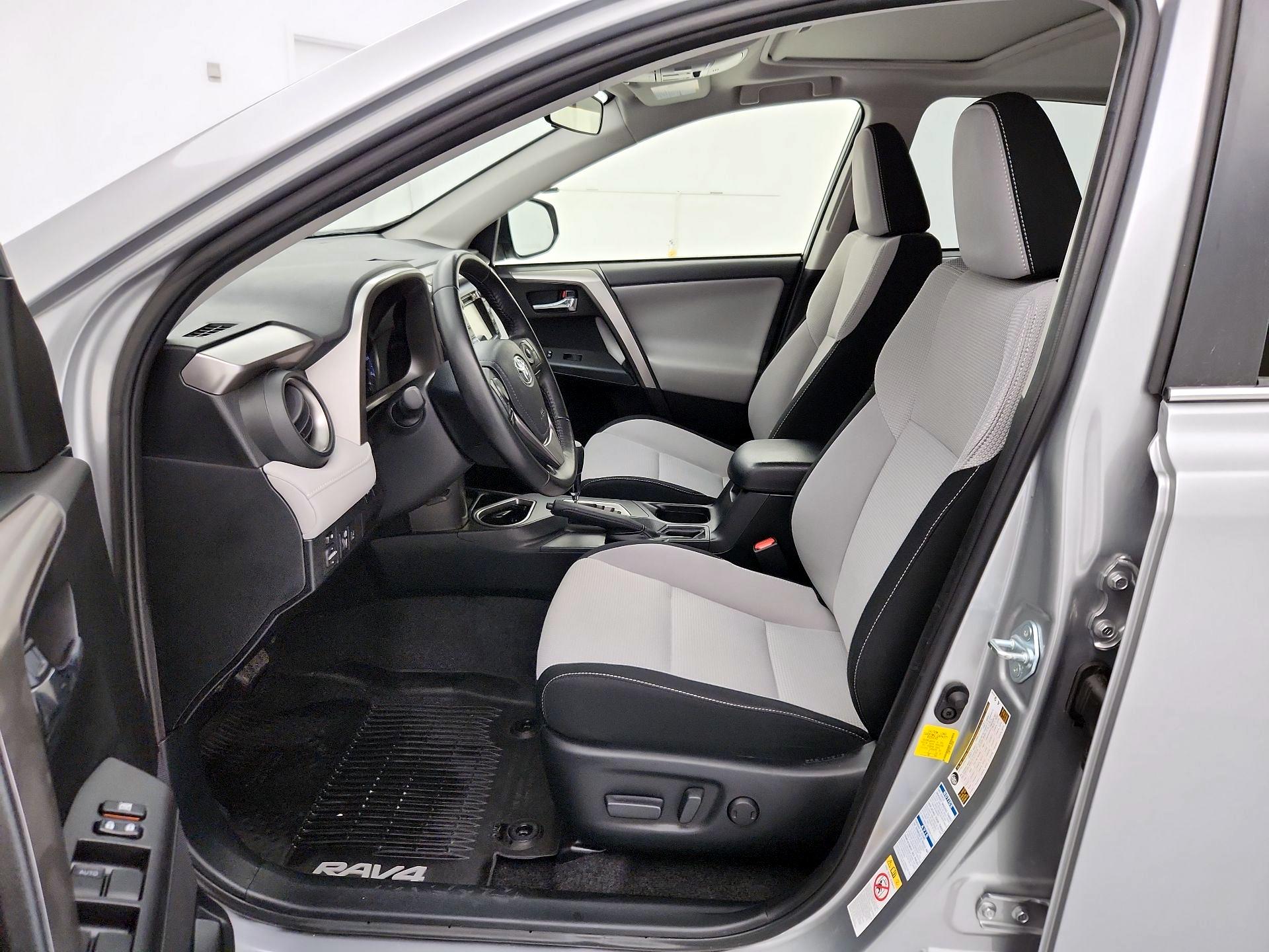 Thumbnail: 2018 Toyota RAV4 - 11