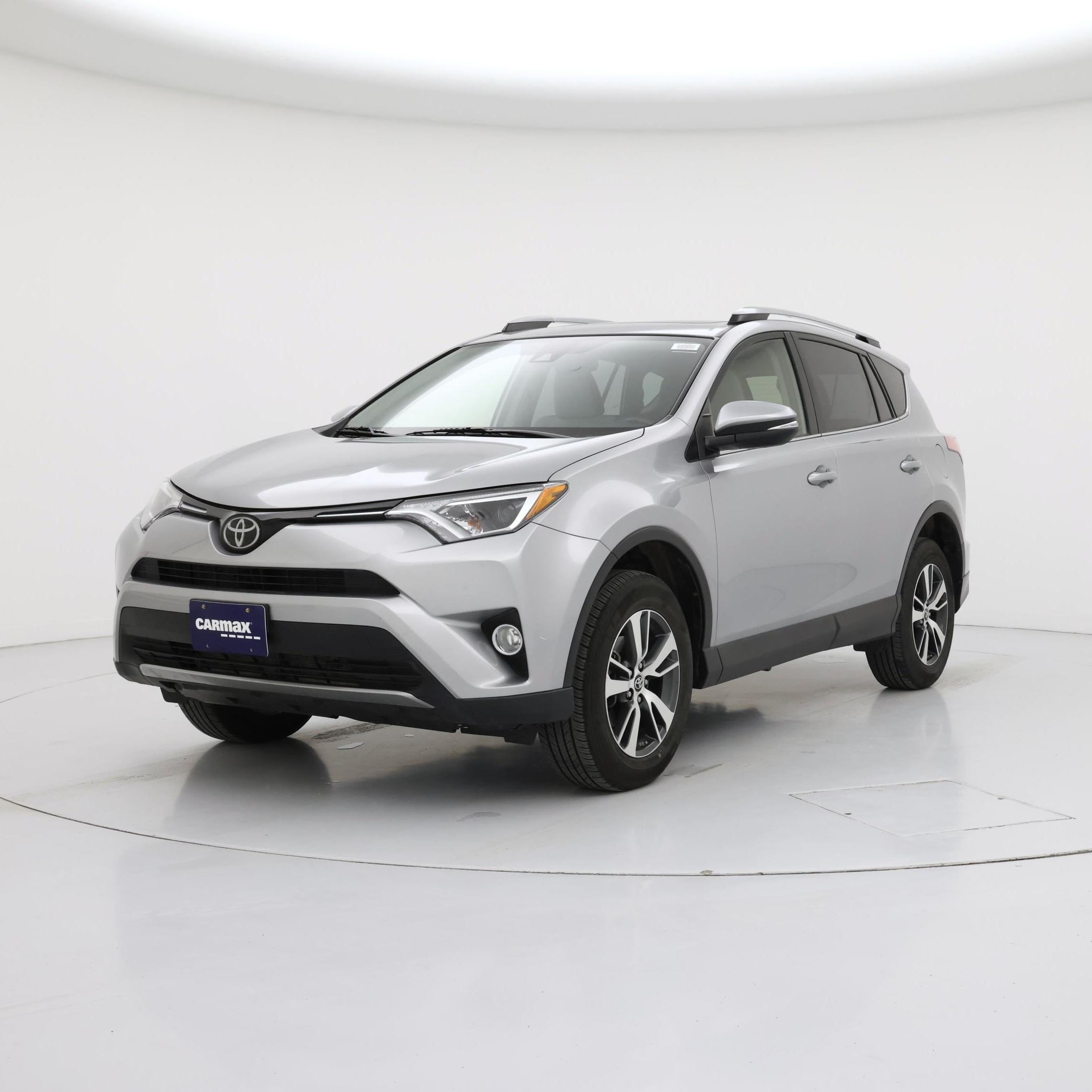 Thumbnail: 2018 Toyota RAV4 - 4