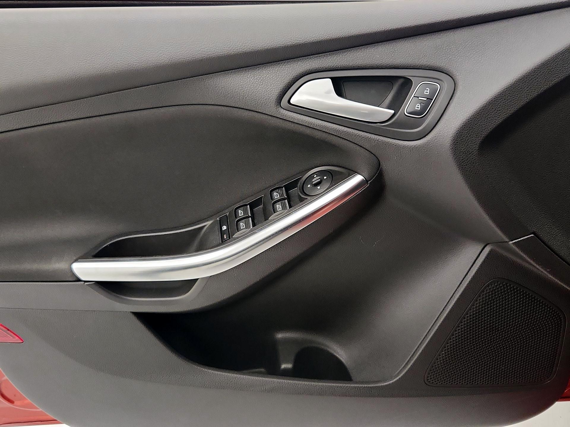 Thumbnail: 2018 Ford Focus - 12