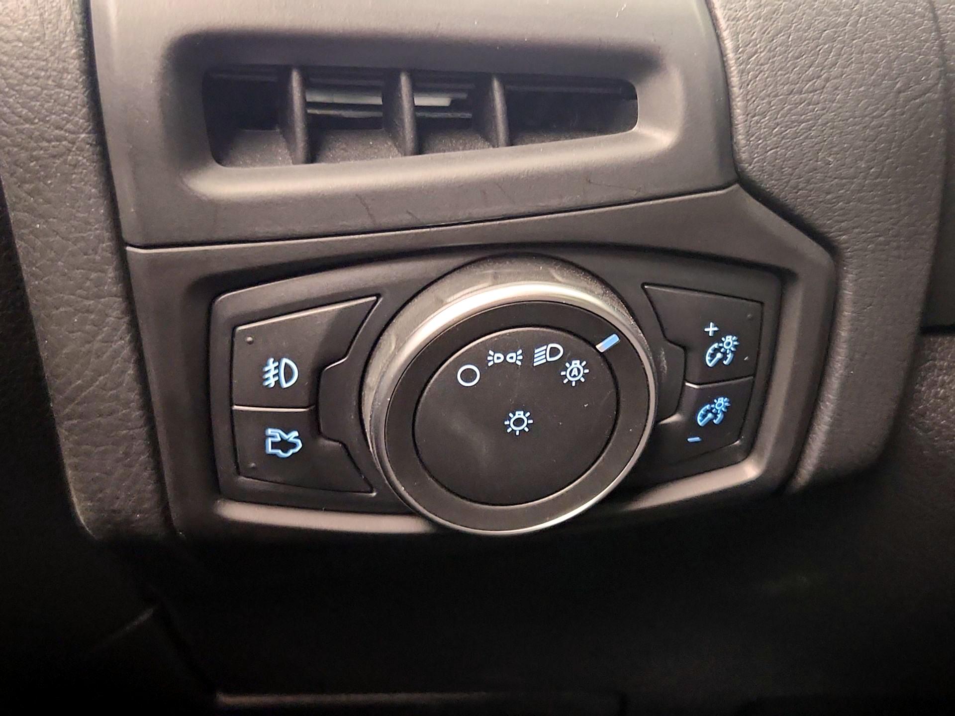 Thumbnail: 2018 Ford Focus - 13