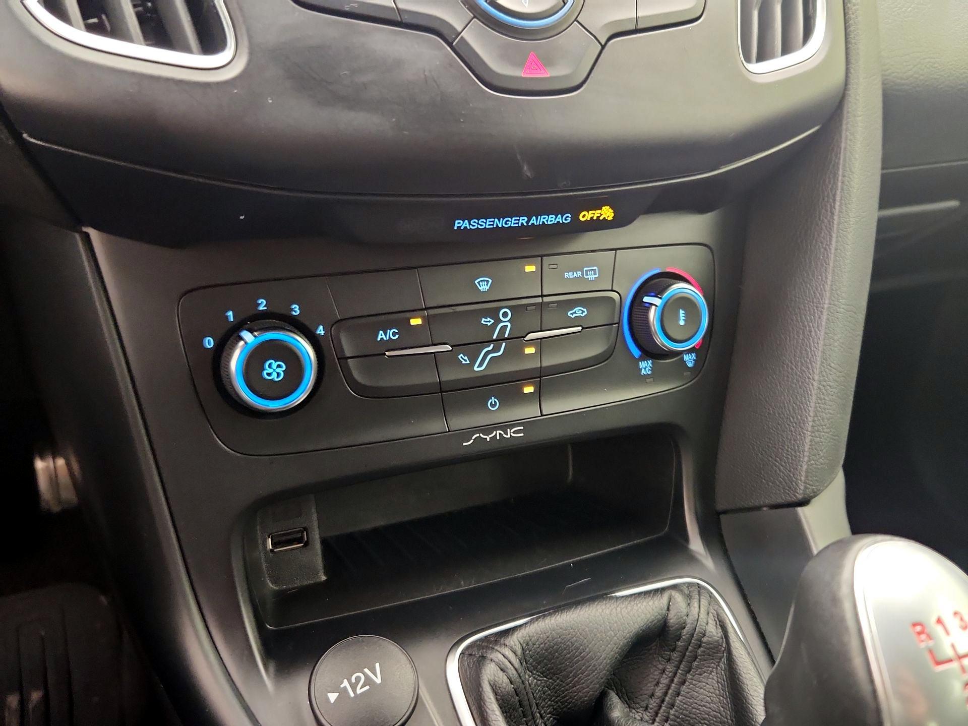 Thumbnail: 2018 Ford Focus - 16