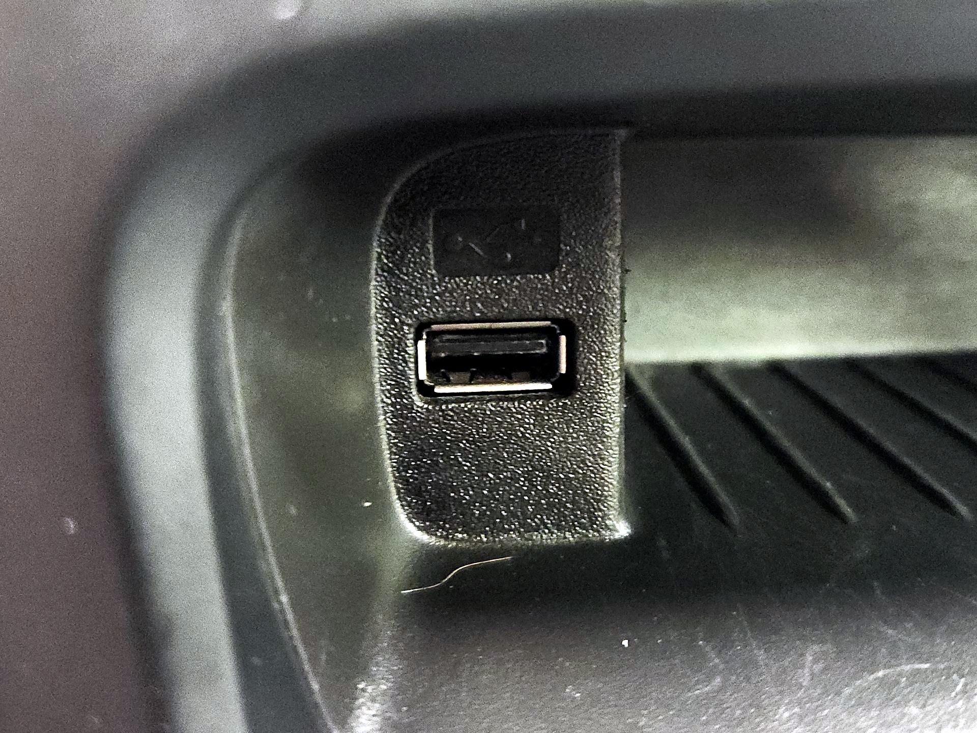 Thumbnail: 2018 Ford Focus - 18