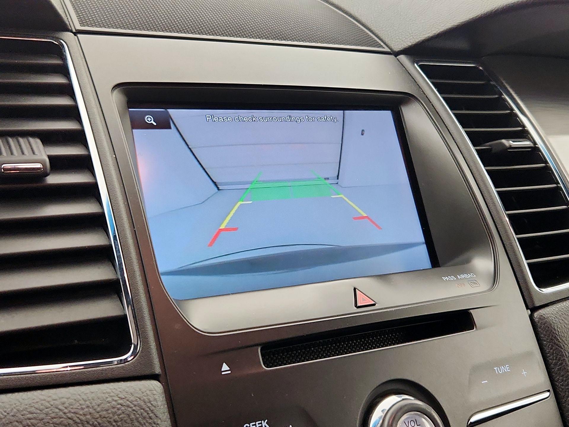 Thumbnail: 2015 Ford Taurus - 15