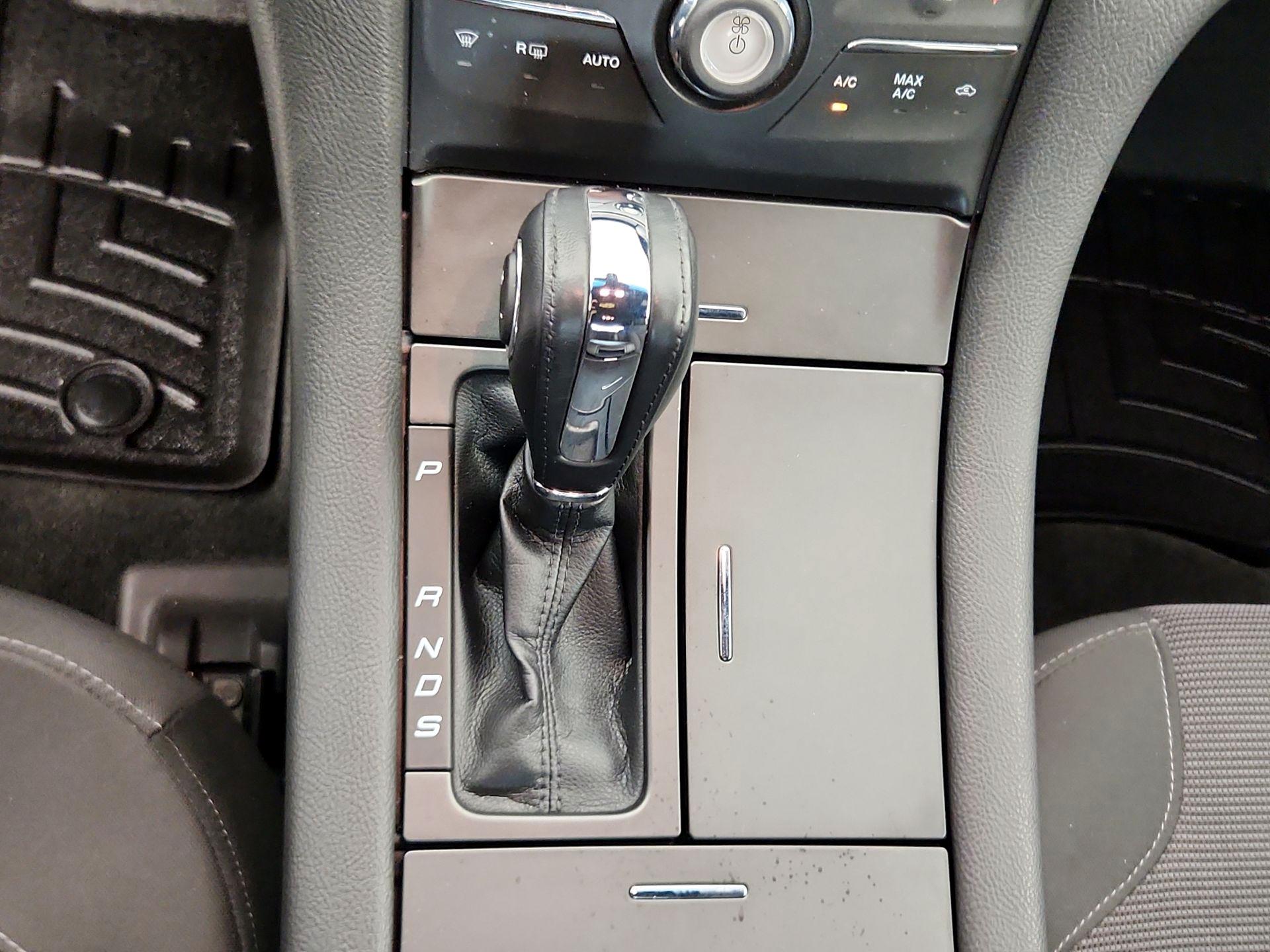 Thumbnail: 2015 Ford Taurus - 18