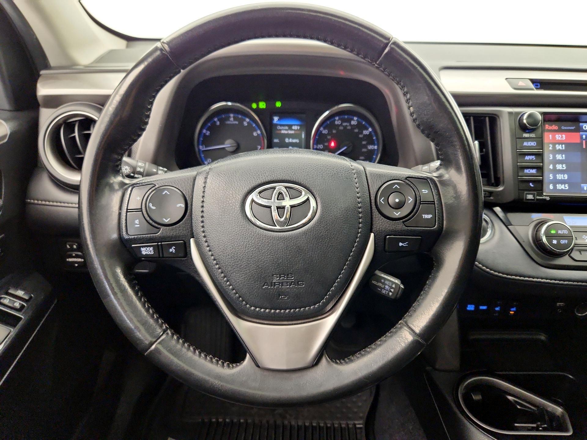 Thumbnail: 2018 Toyota RAV4 - 10