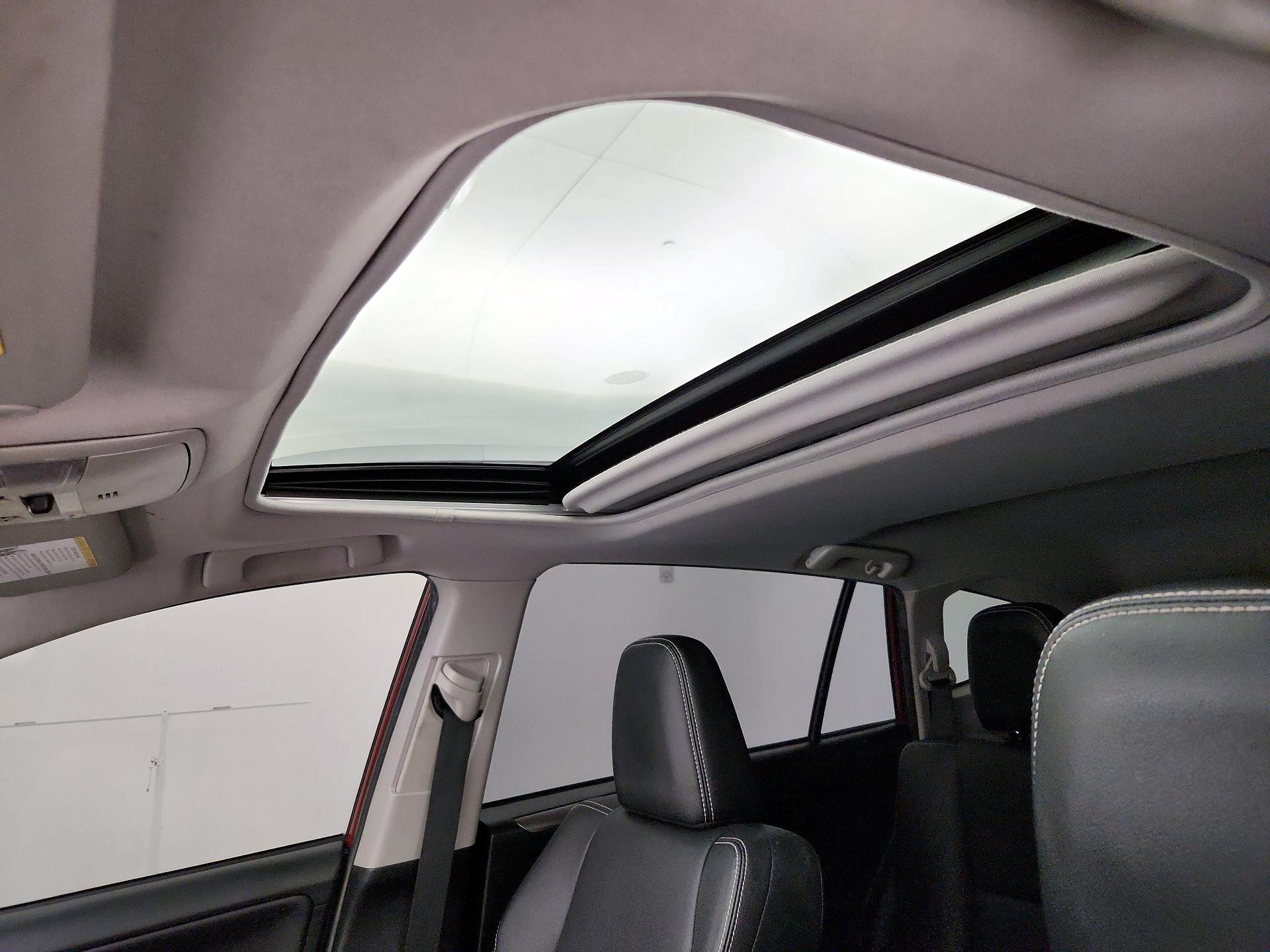 Thumbnail: 2018 Toyota RAV4 - 19