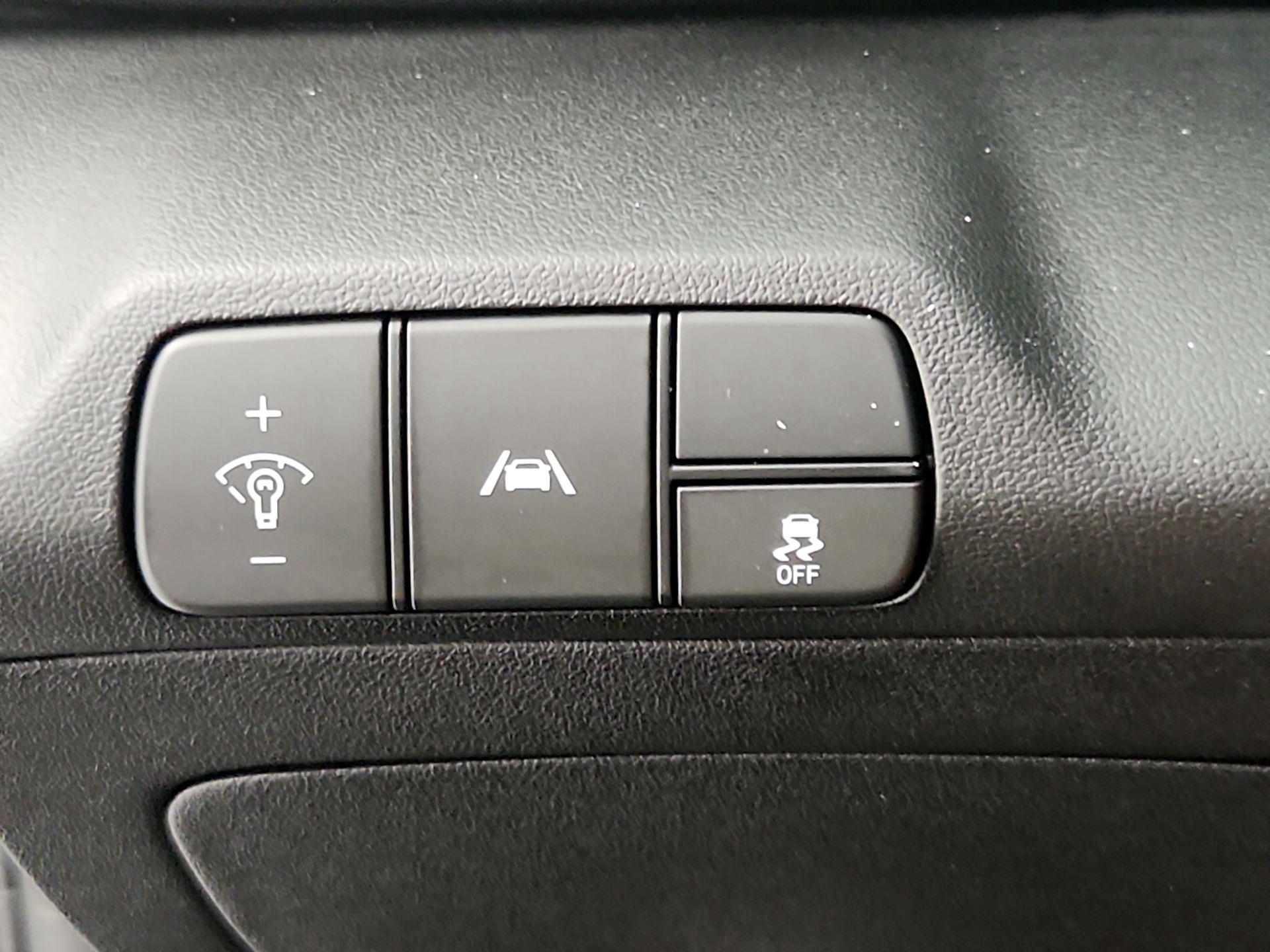 Thumbnail: 2022 Hyundai Elantra - 13