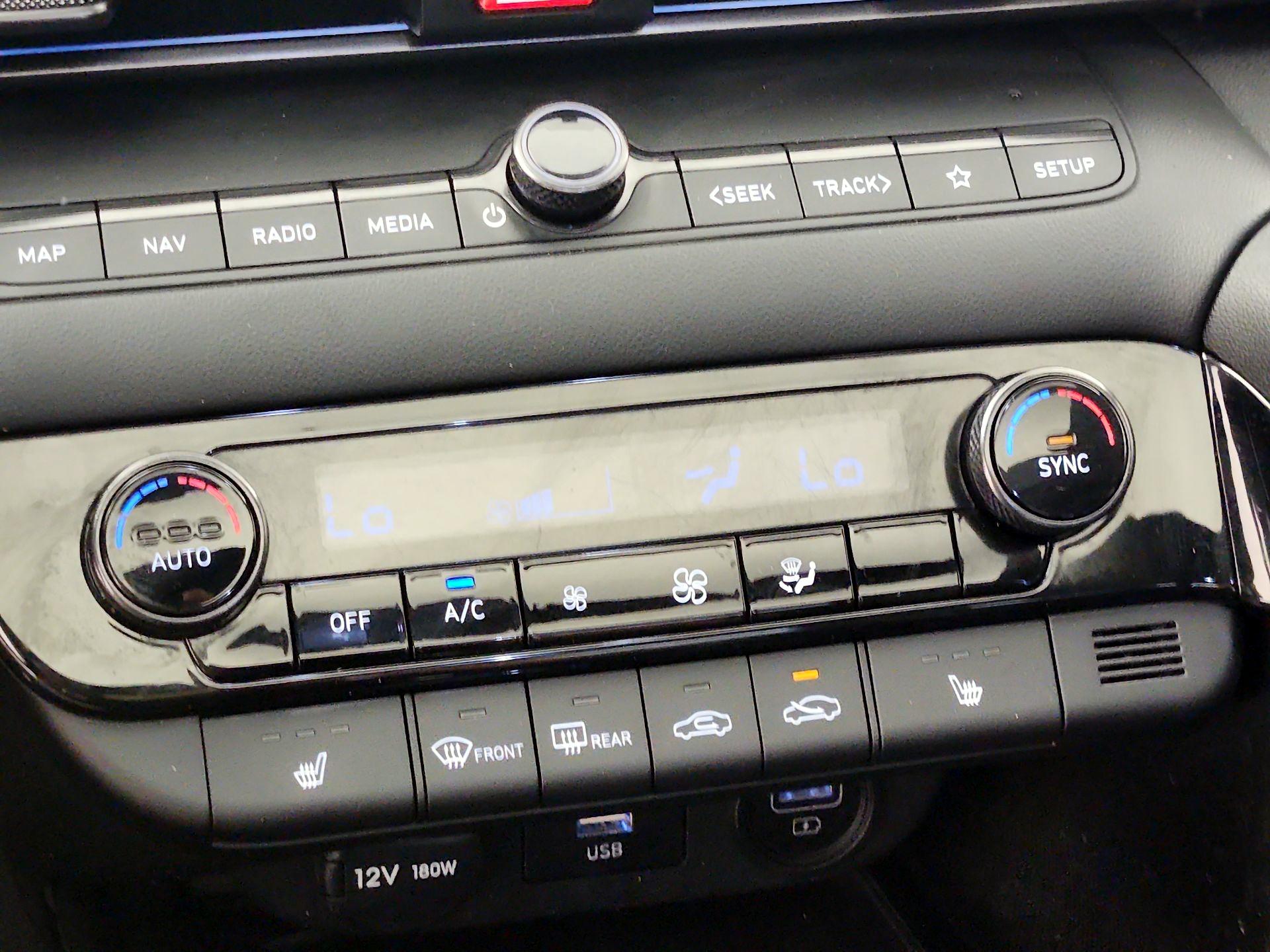 Thumbnail: 2022 Hyundai Elantra - 17