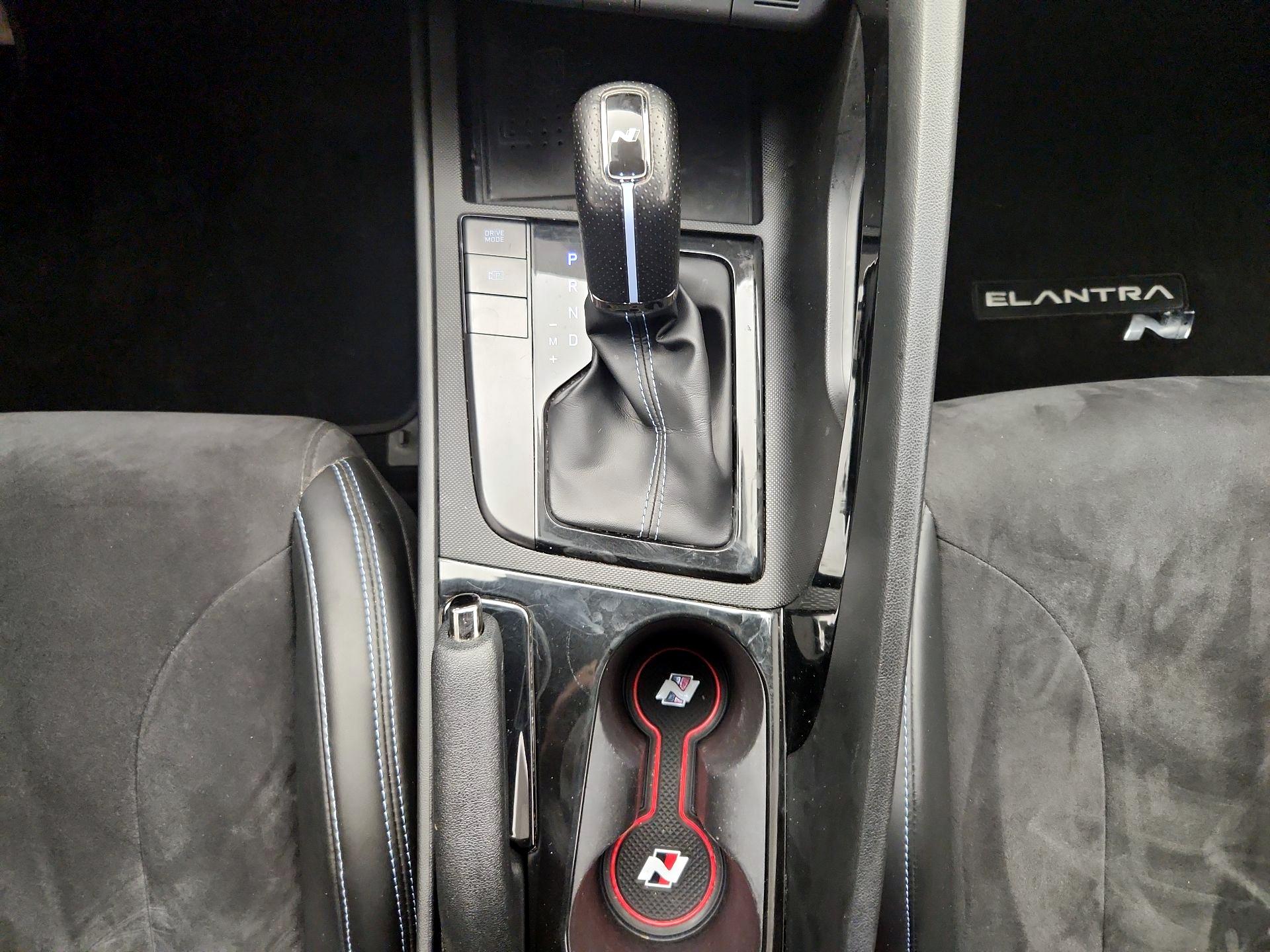 Thumbnail: 2022 Hyundai Elantra - 18