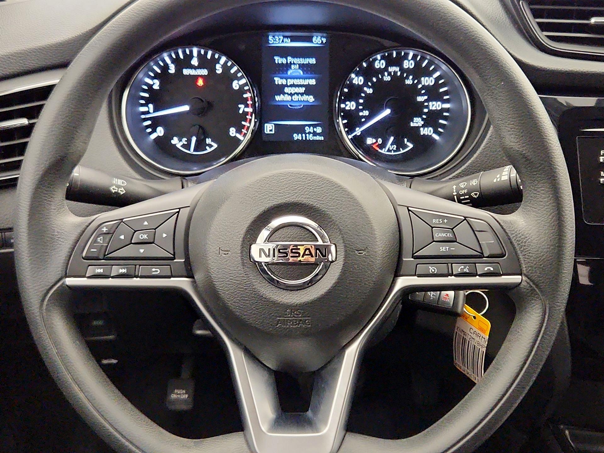 Thumbnail: 2017 Nissan Rogue - 10