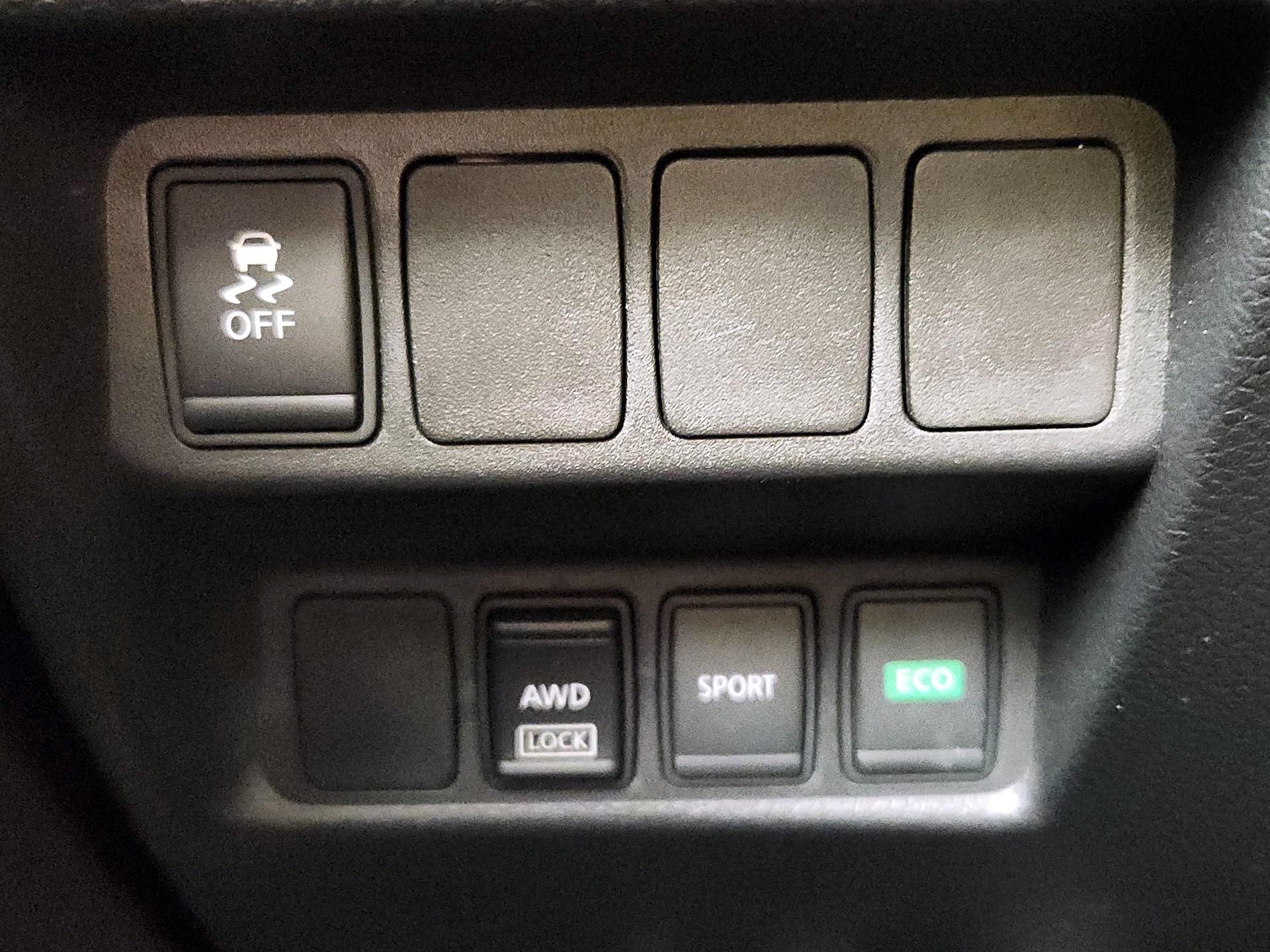 Thumbnail: 2017 Nissan Rogue - 13