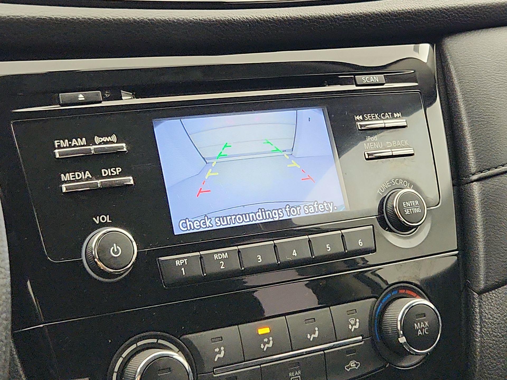 Thumbnail: 2017 Nissan Rogue - 14