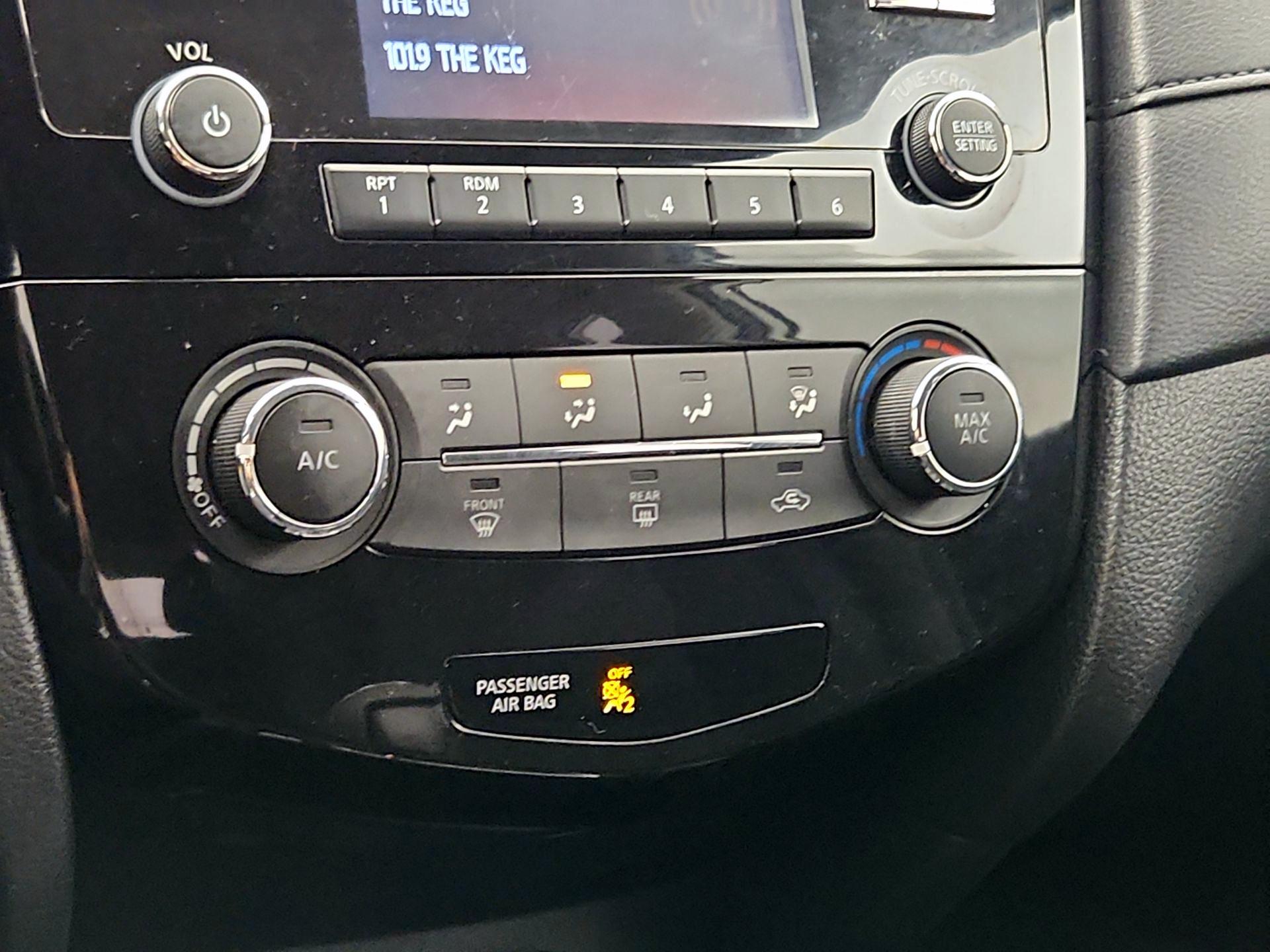 Thumbnail: 2017 Nissan Rogue - 16