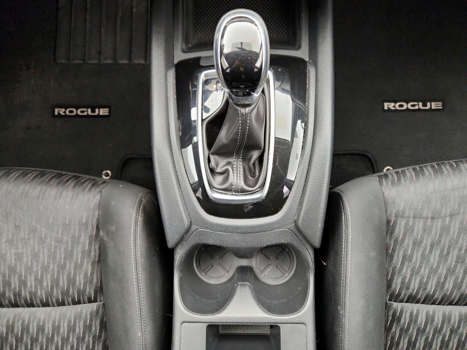 Thumbnail: 2017 Nissan Rogue - 17