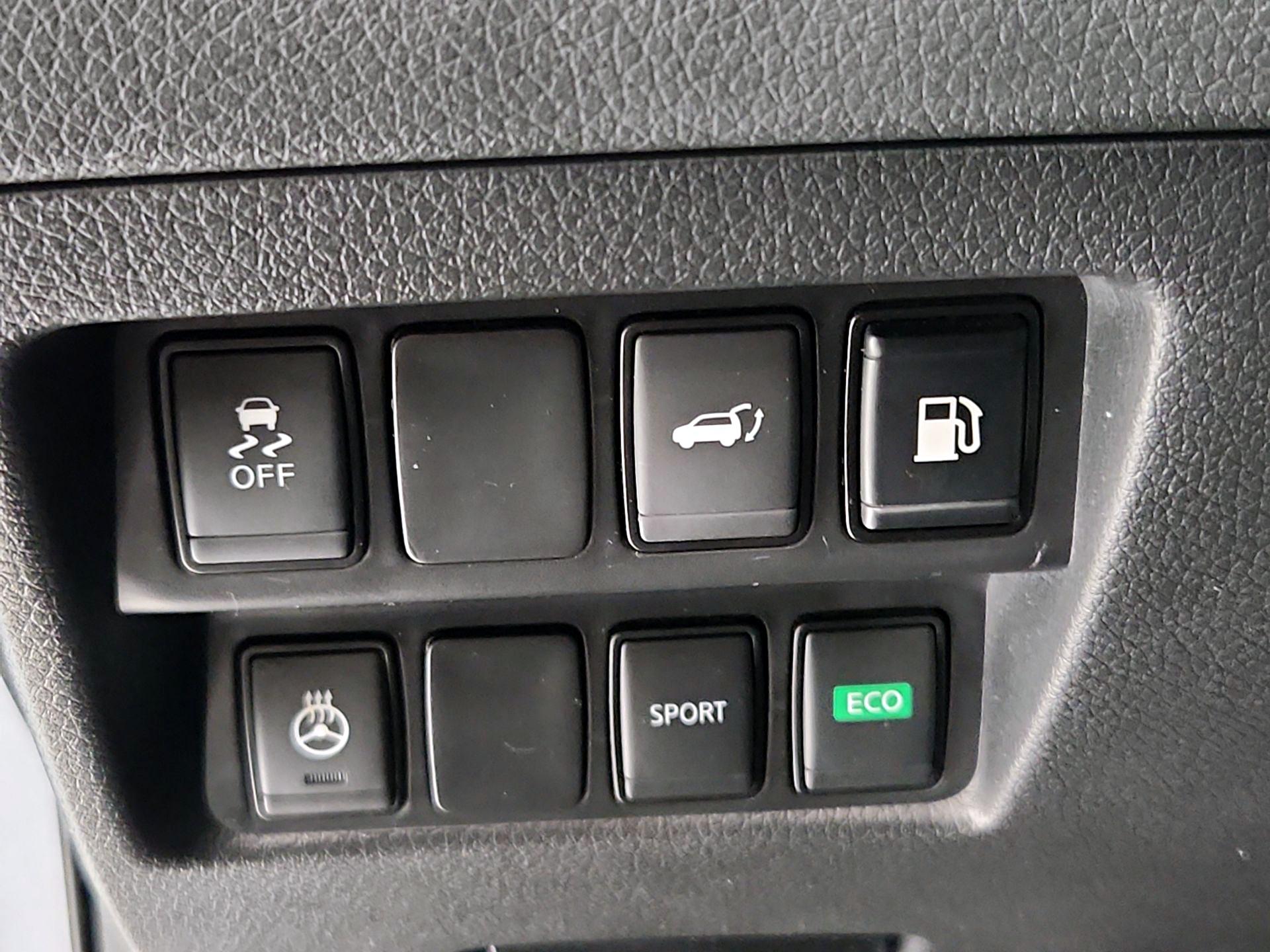 Thumbnail: 2018 Nissan Rogue - 13