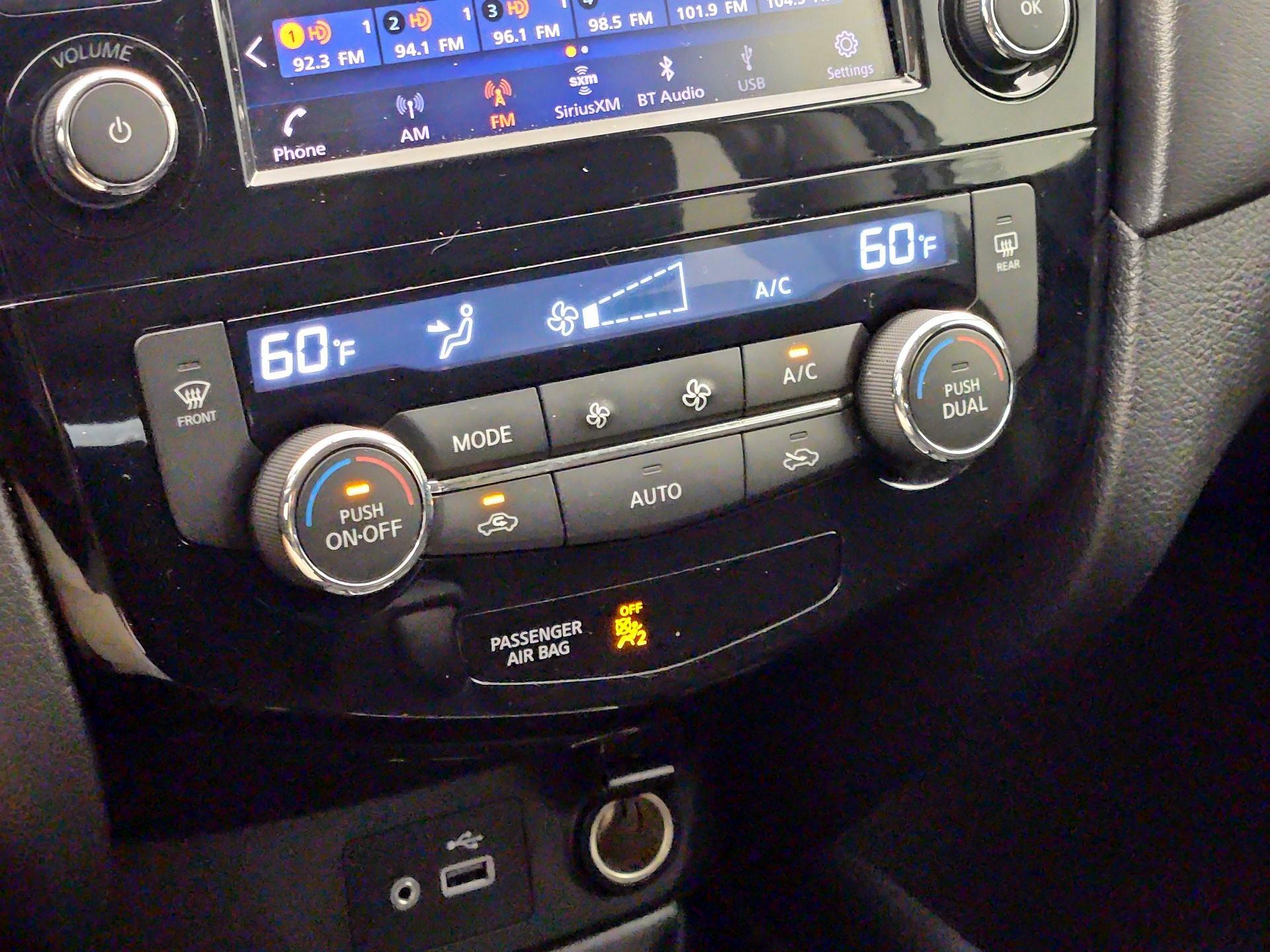 Thumbnail: 2018 Nissan Rogue - 16