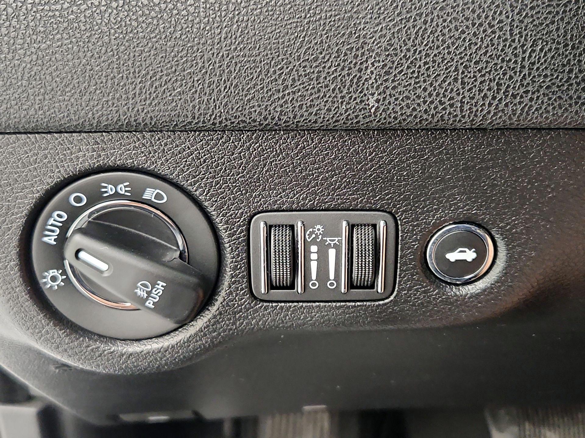 Thumbnail: 2019 Chrysler 300 - 13