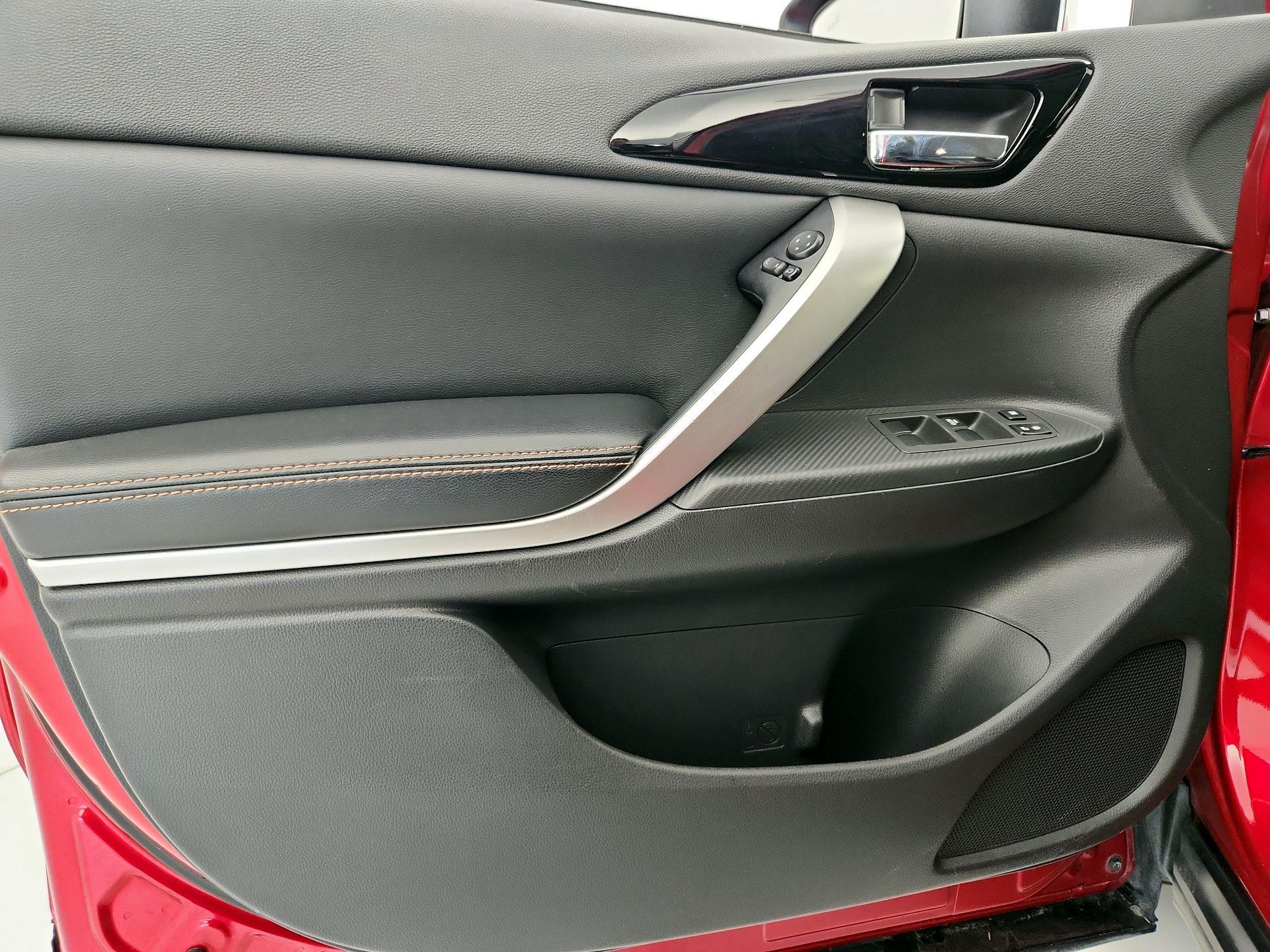 Thumbnail: 2018 Mitsubishi Eclipse Cross - 12