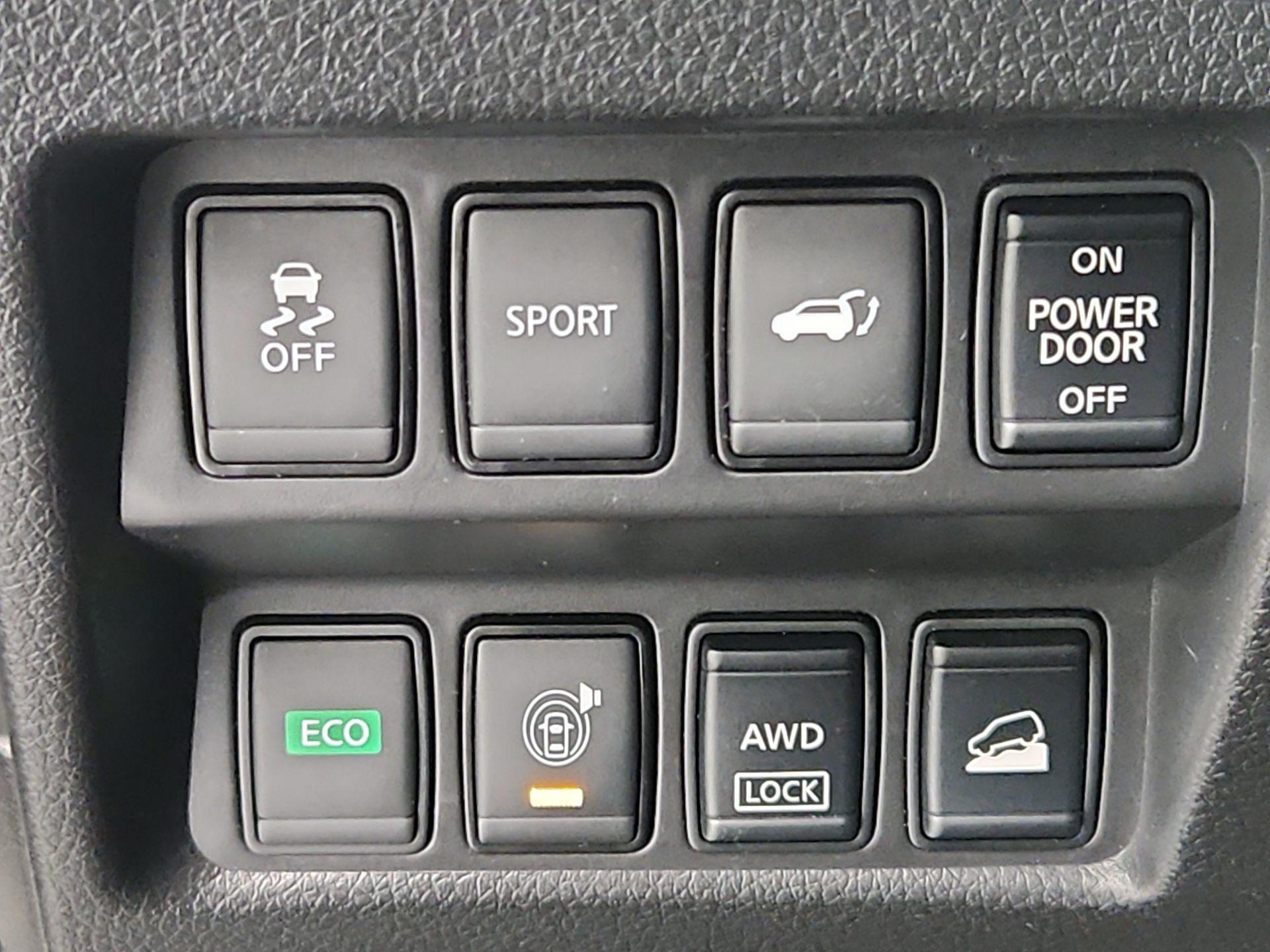 Thumbnail: 2016 Nissan Rogue - 13