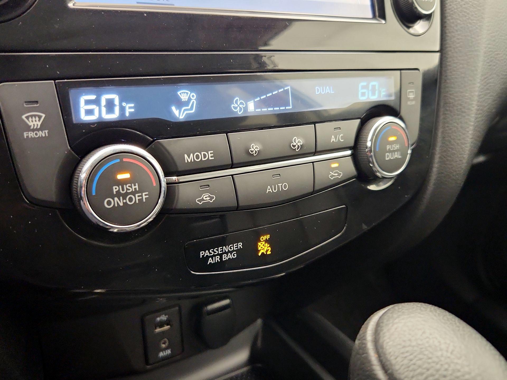 Thumbnail: 2016 Nissan Rogue - 17