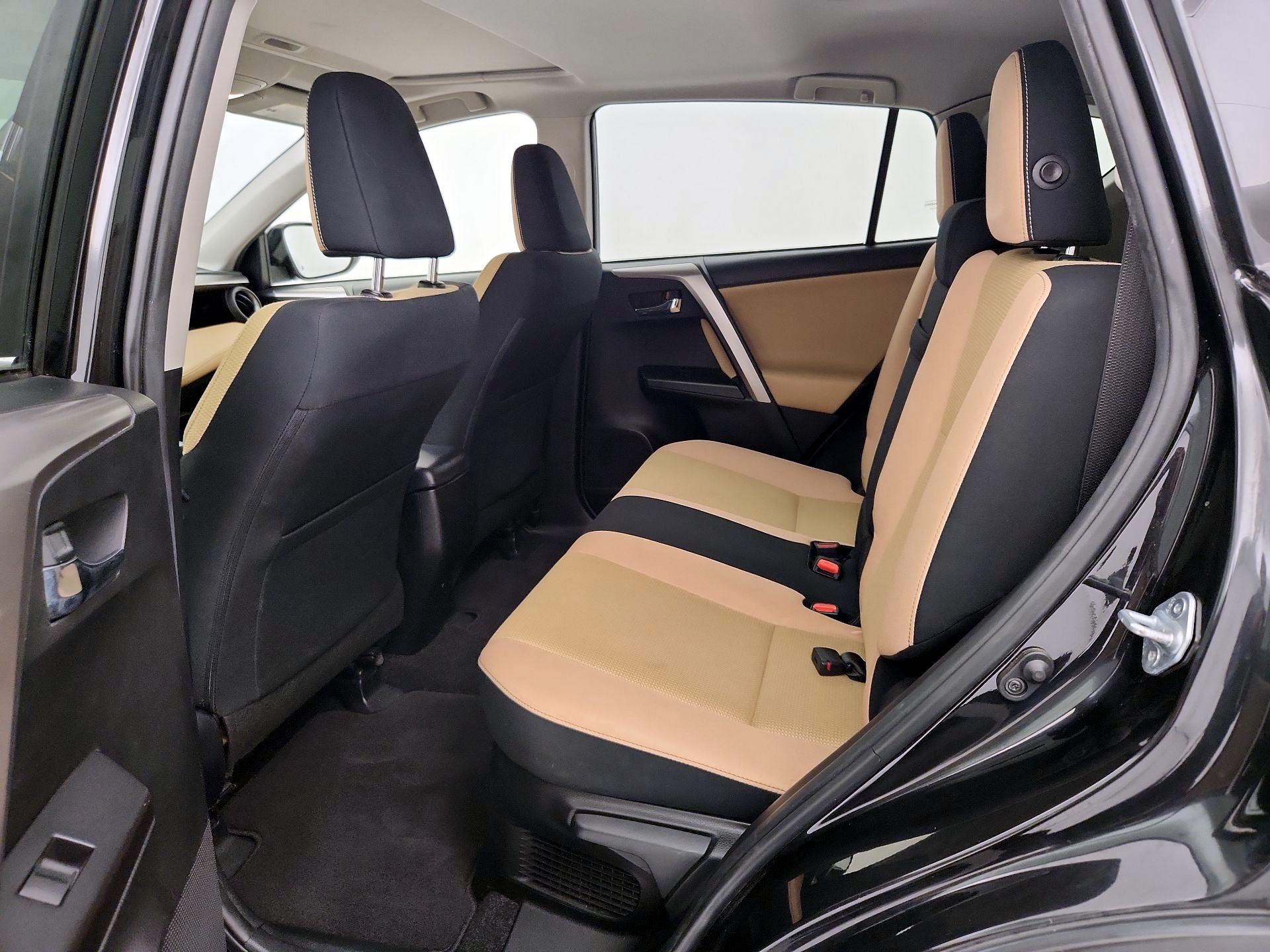 Thumbnail: 2017 Toyota RAV4 - 20