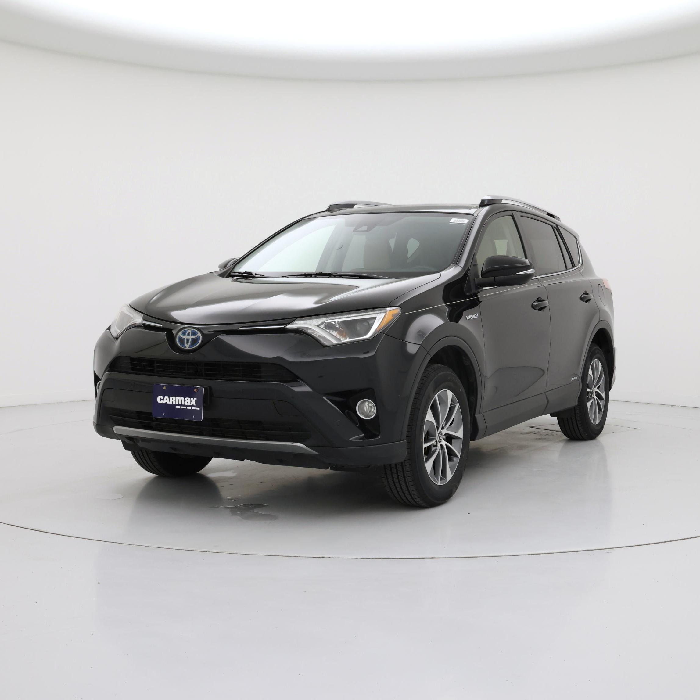 Thumbnail: 2017 Toyota RAV4 - 4
