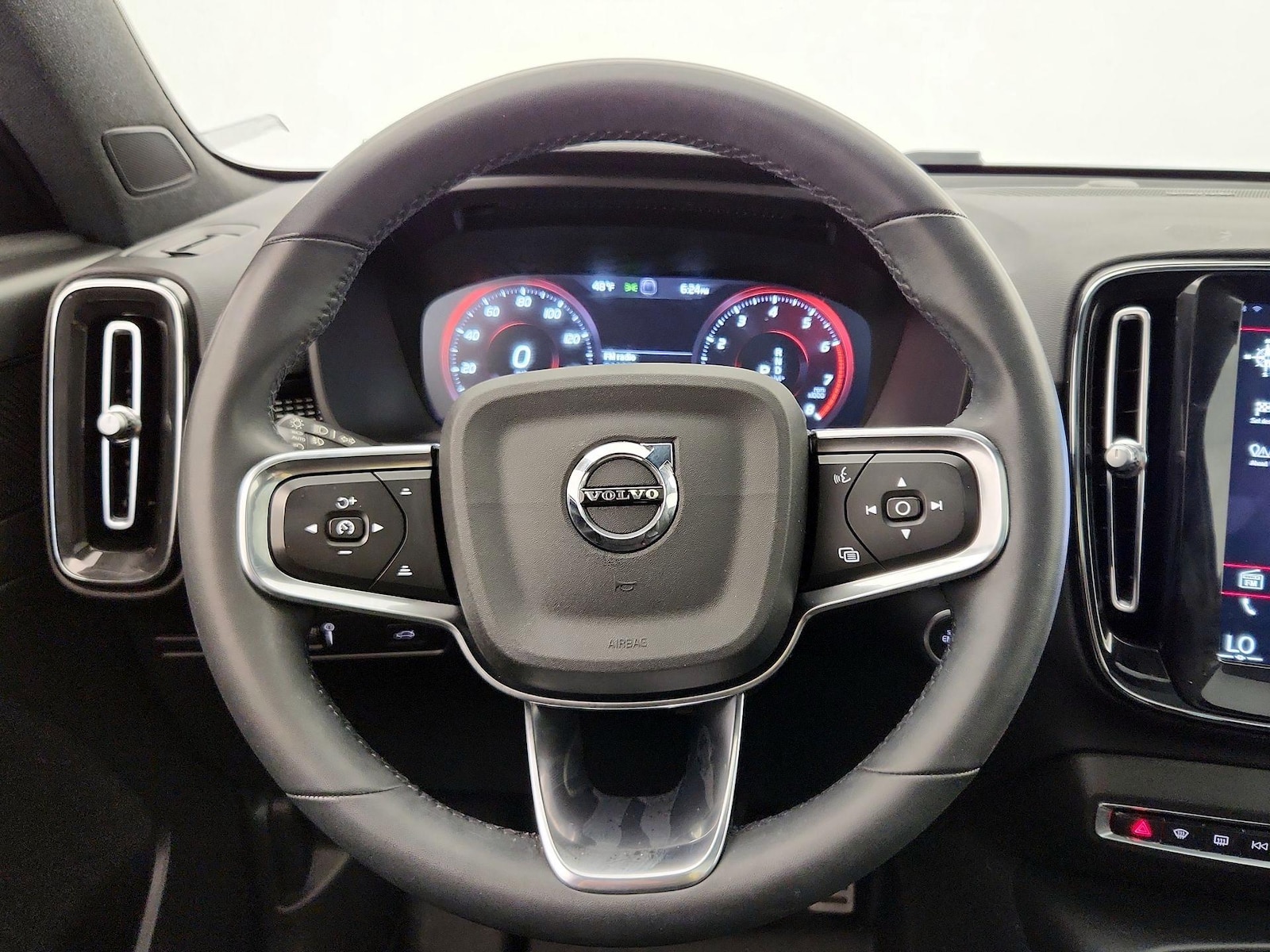 2022 Volvo XC40 R-Design - Photo 11