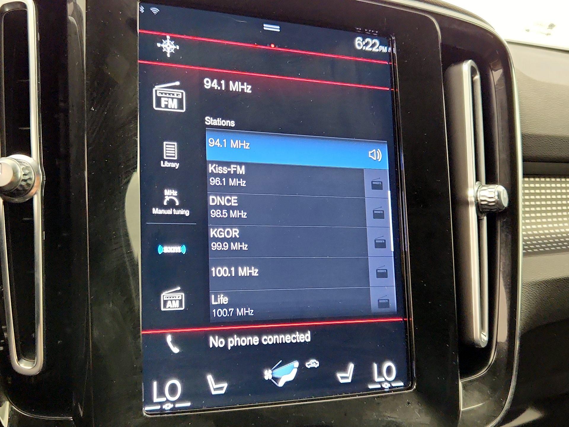 Thumbnail: 2022 Volvo XC40 - 16