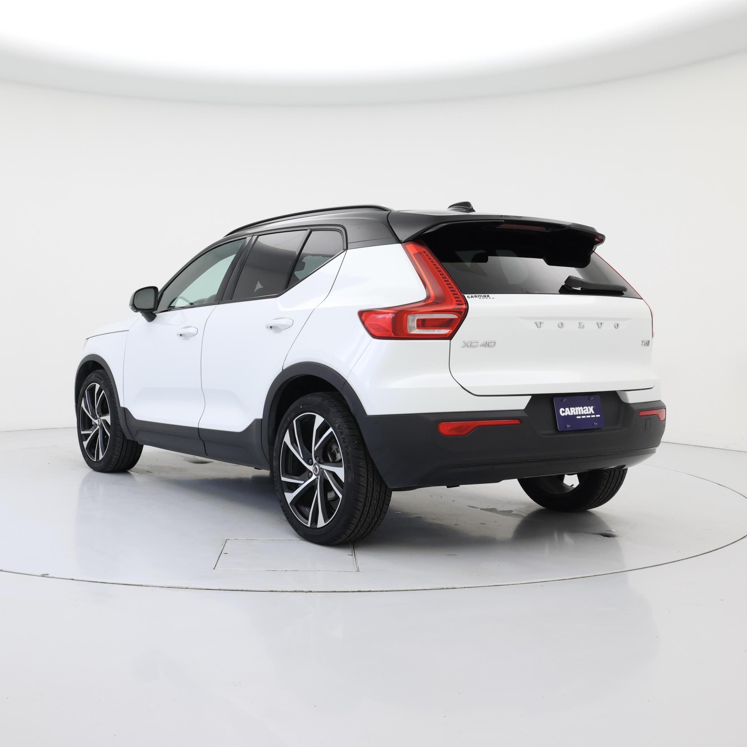 Thumbnail: 2022 Volvo XC40 - 2