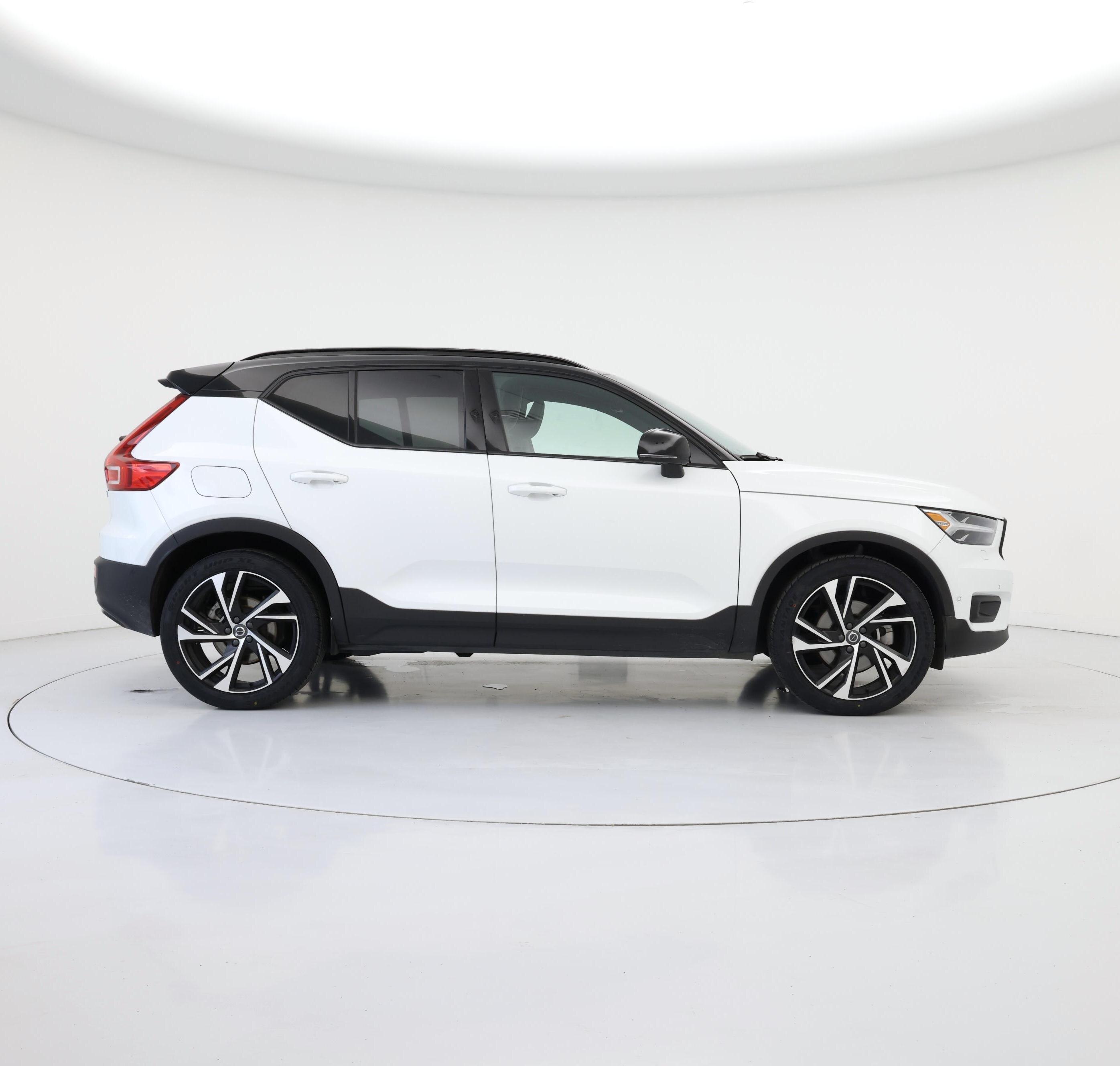 Thumbnail: 2022 Volvo XC40 - 7