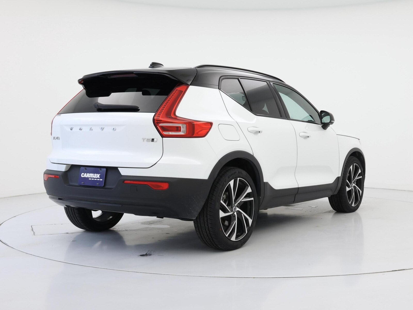2022 Volvo XC40 R-Design - Photo 9