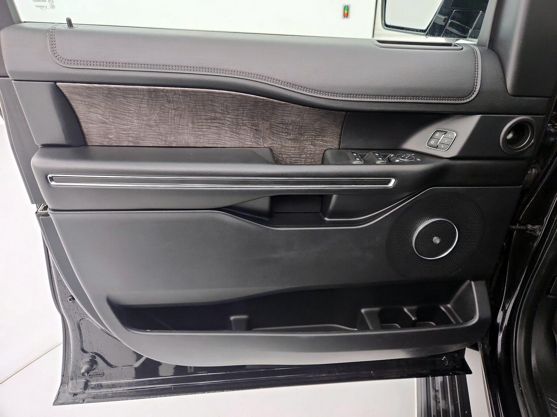 Thumbnail: 2019 Ford Expedition - 12