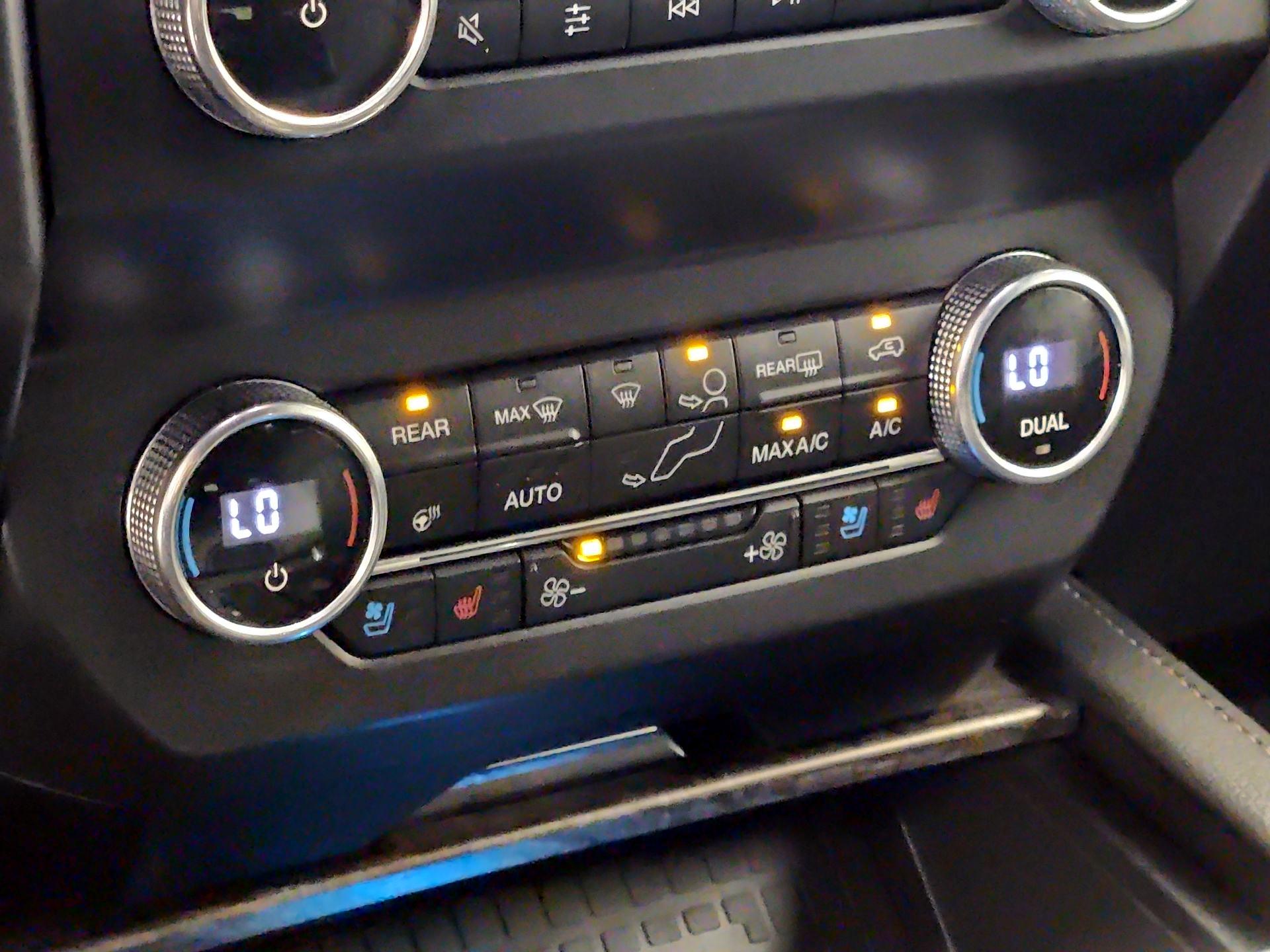 Thumbnail: 2019 Ford Expedition - 17