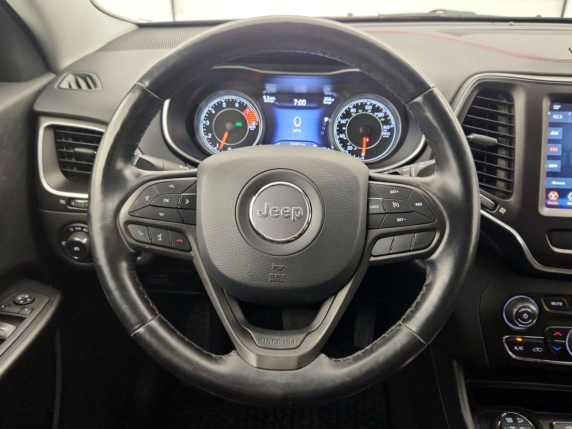 Thumbnail: 2020 Jeep Cherokee - 10