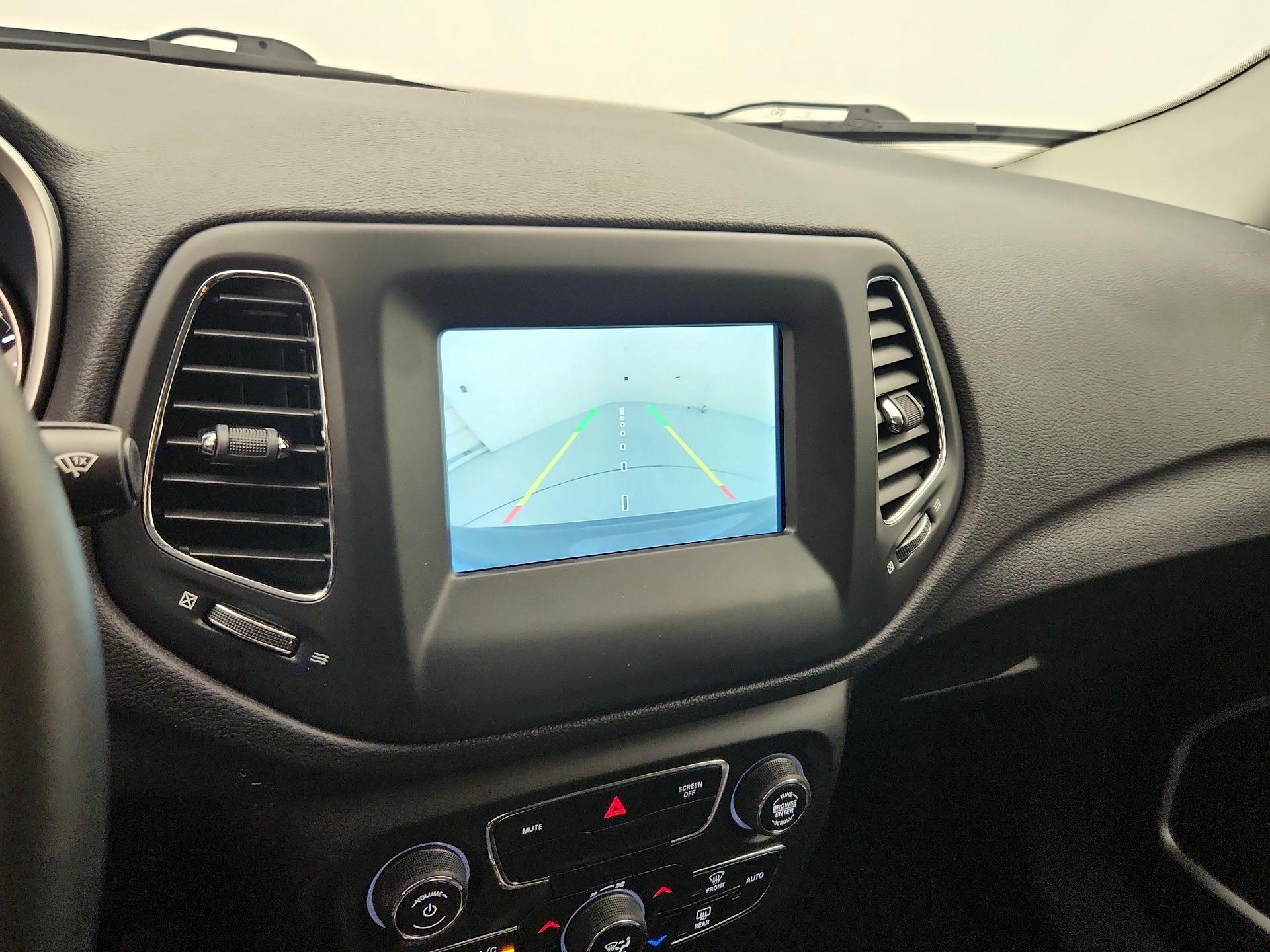 Thumbnail: 2020 Jeep Compass - 14